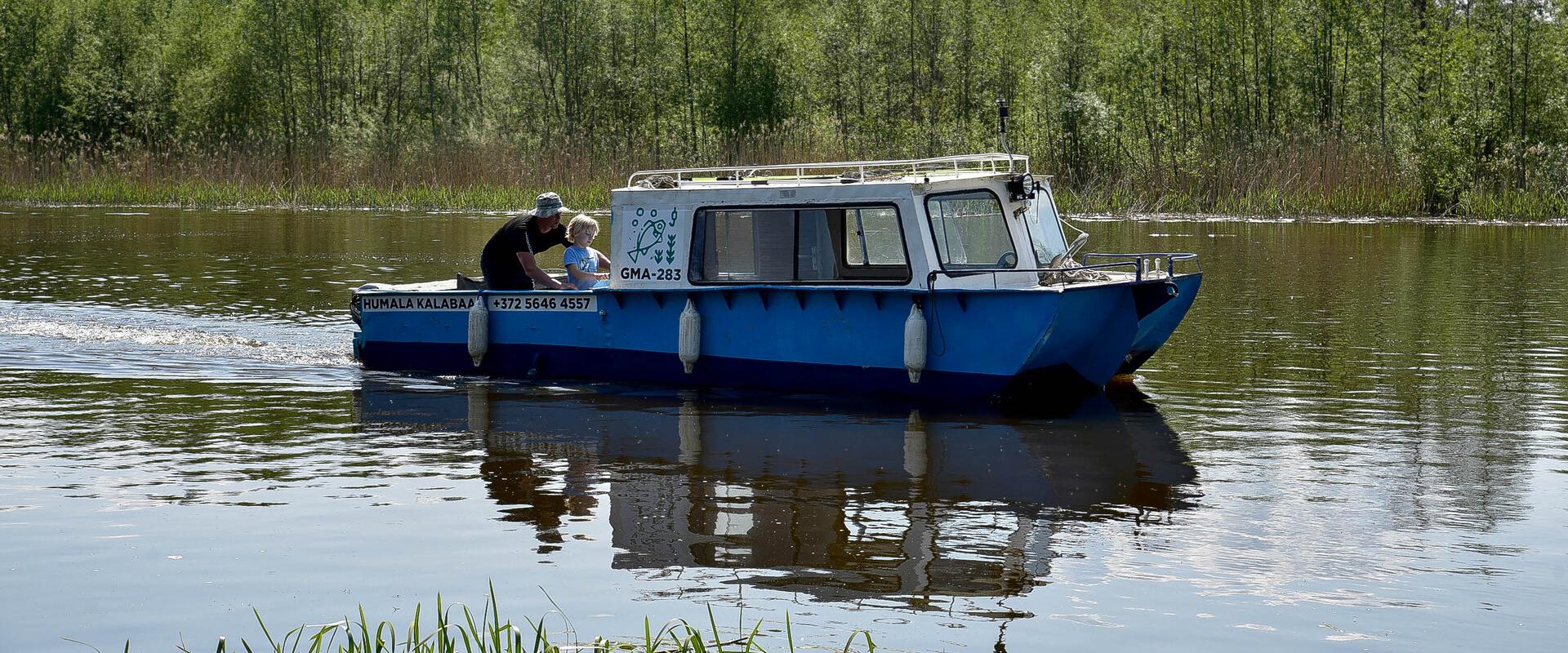 Unikāla laiva "Augupill" 6x2m, stabila, ar apsildāmu kajīti ceļošanai, makšķerēšanai un nakšņošanai