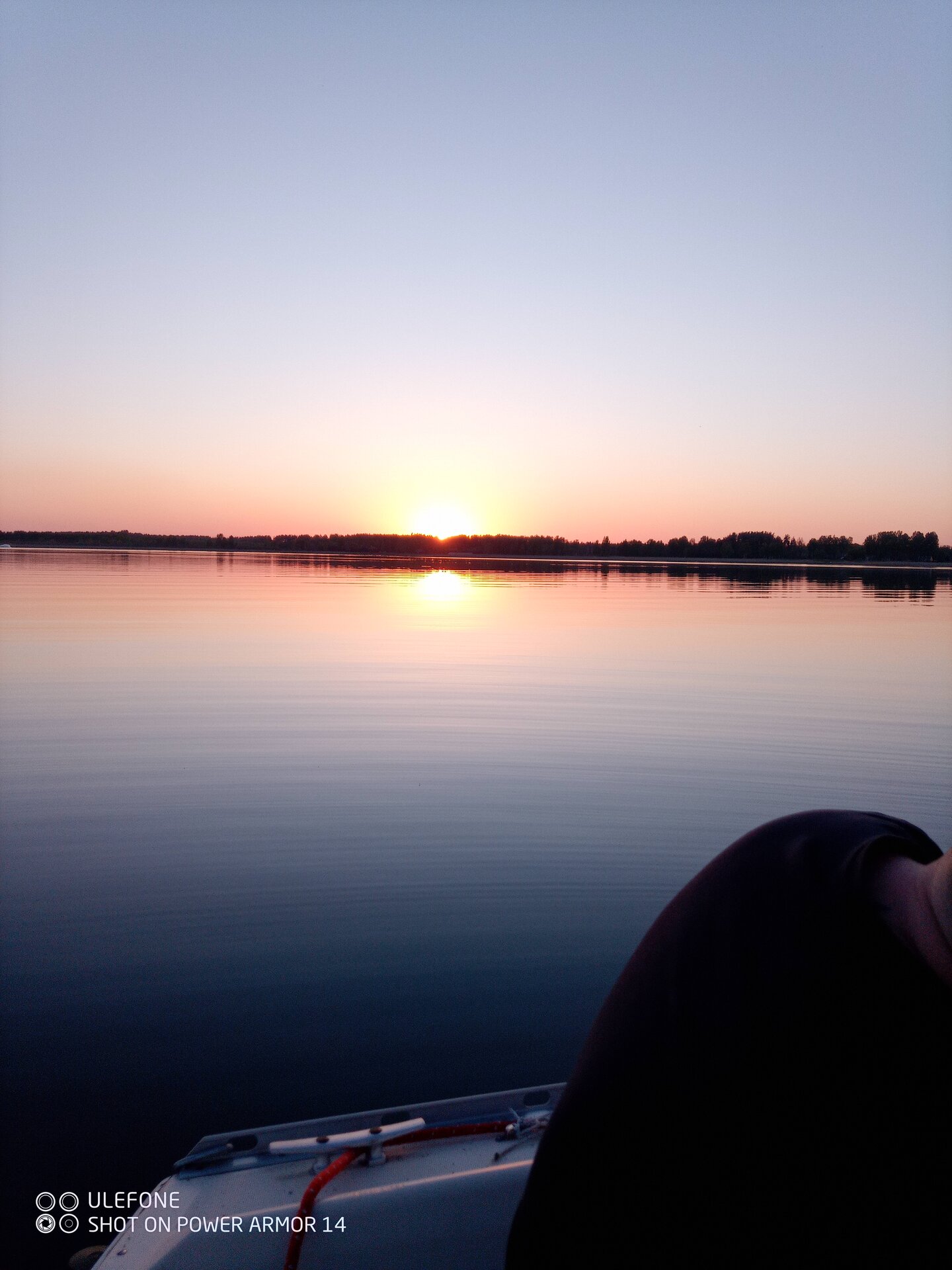 Romantiline päikeseloojangu sõit purjekaga Tamula järvel.