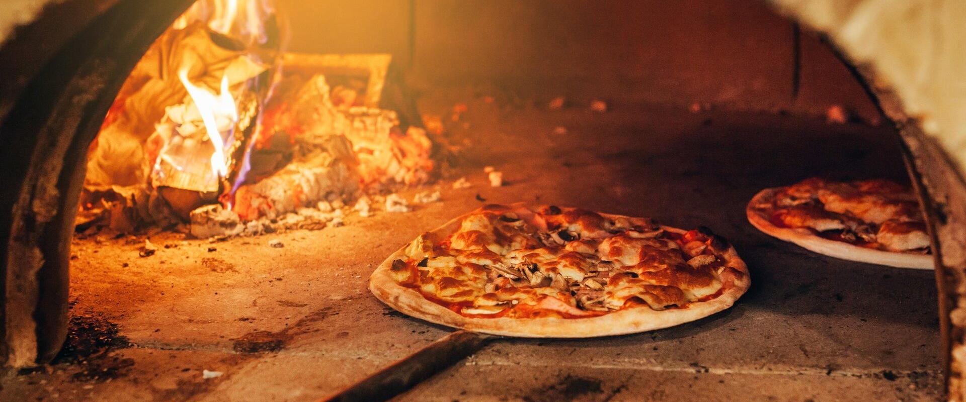 Queso Pizzeria - Naples-style stone oven pizzas