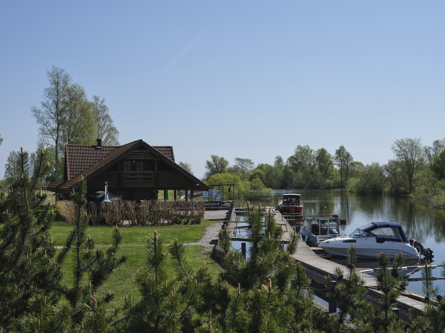 Oiu Harbour Log Cabin