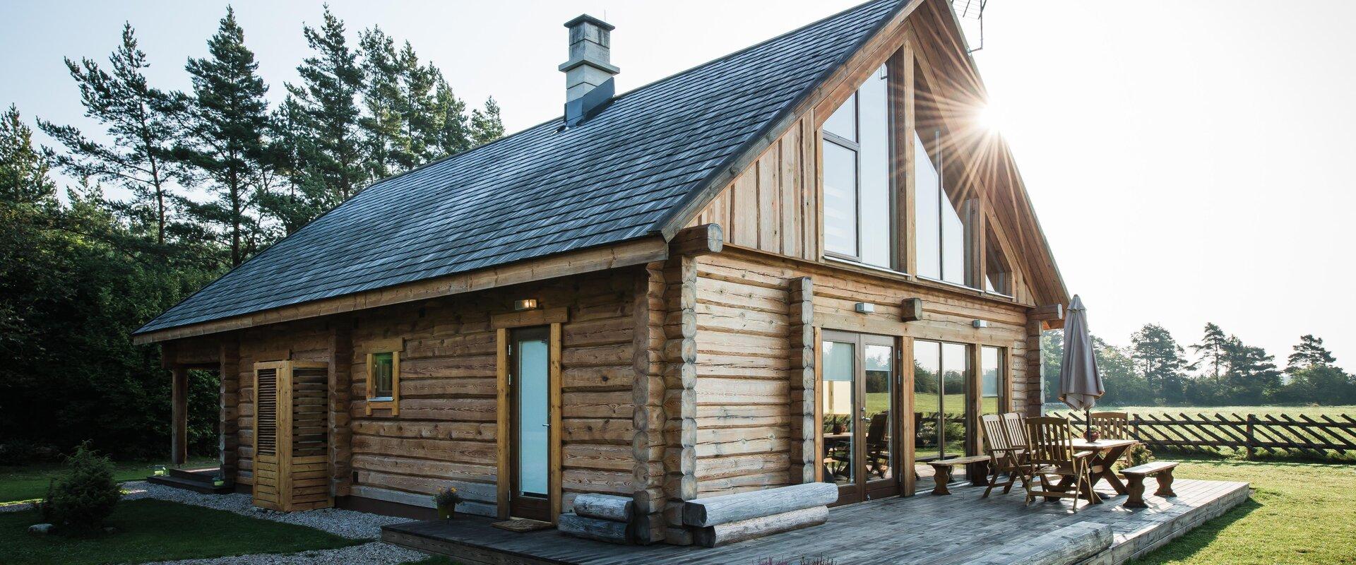 Situated in the privacy of a forest on the Kuusnõmme peninsula, this cosy log home is the ideal place for a break in the middle of nature! The holiday