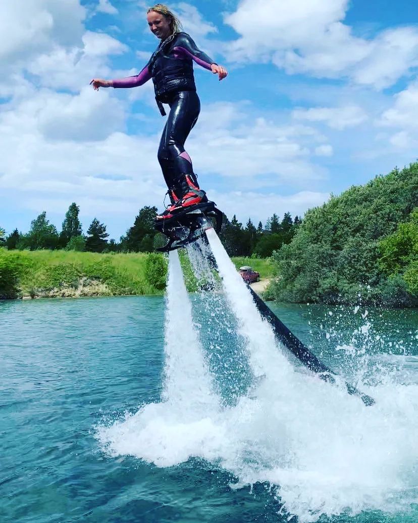 Flyboardisõit Pärnu jõel