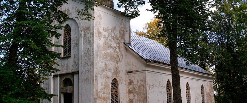 Ilumägi chapel and cemetery