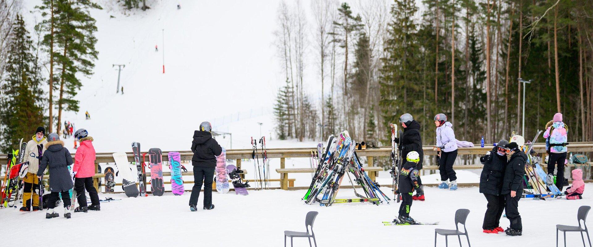 Kütioru Centre, in Haanja Nature Park, offers active leisure opportunities and accommodation all year round! In winter, go downhill skiing and snowboa