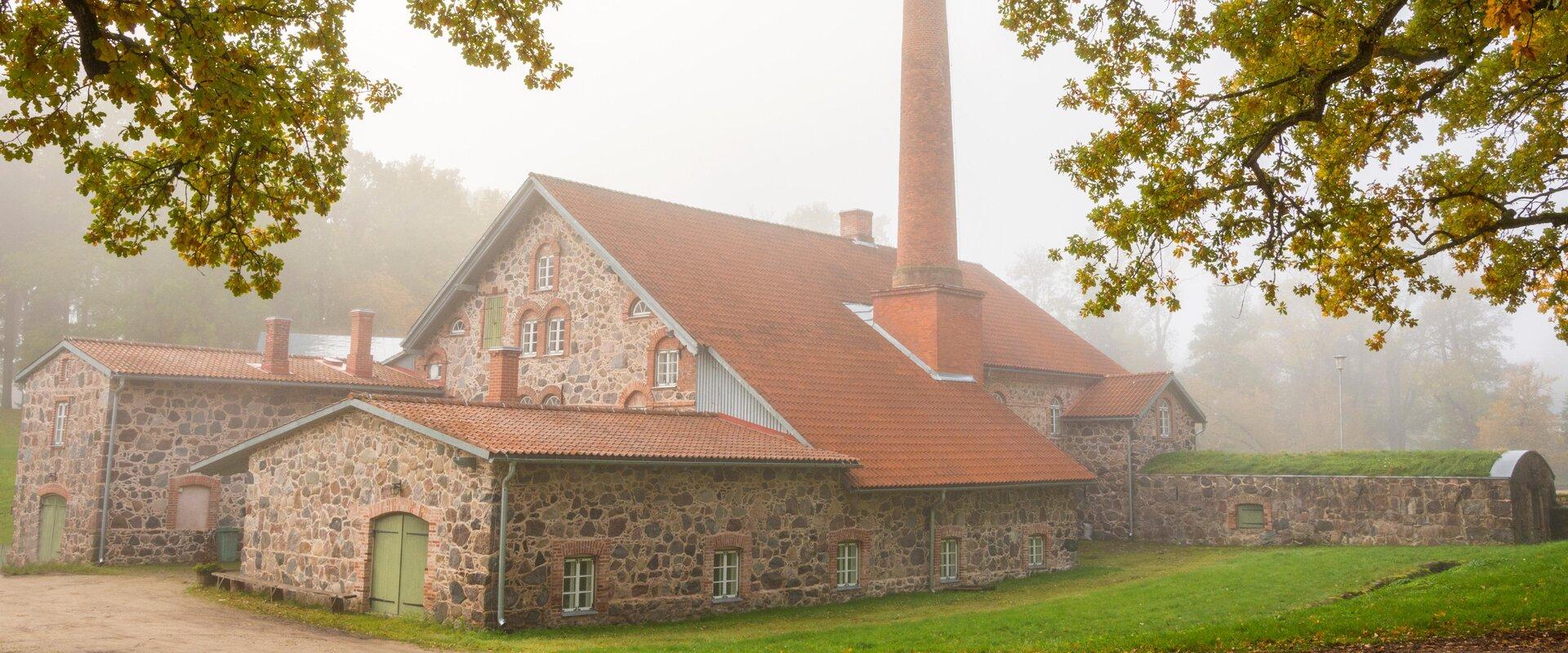 Keraamilise või klaaseseme valmistamine Olustvere mõisas