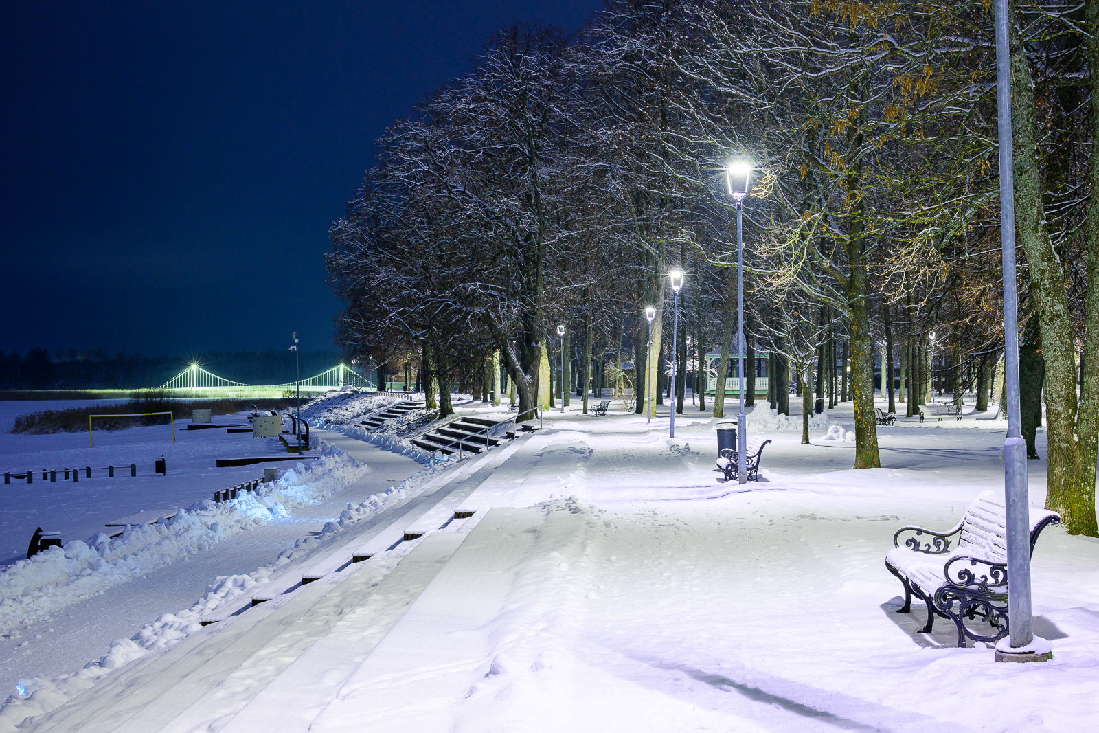 Kreutzwaldi mälestussammas ja park Tamula kaldal