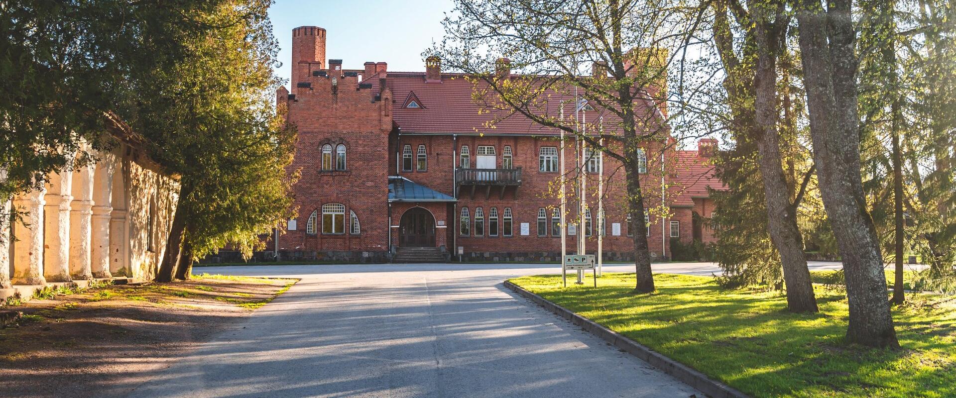 j-neda-manor