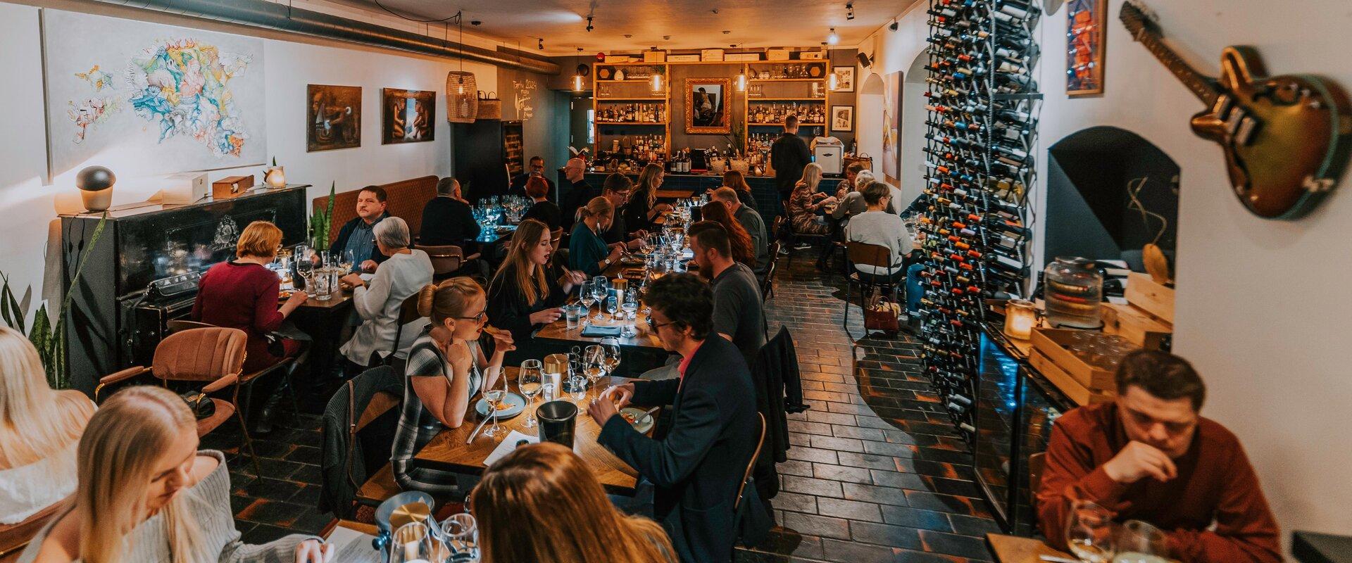 Vint Weinbar & Tapas