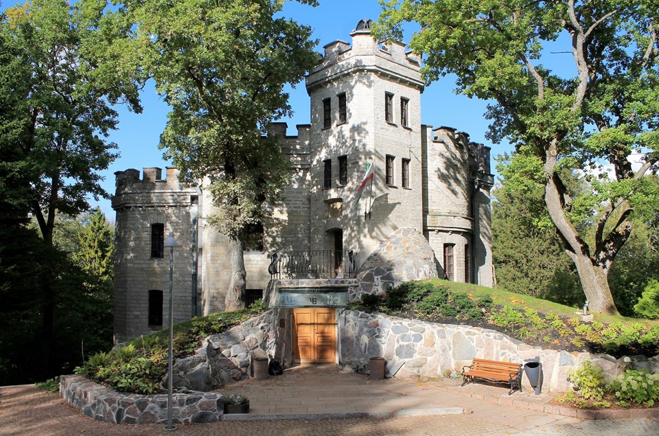 Põhja Eesti pärlid -  Padise klooster ja von Ghleni park