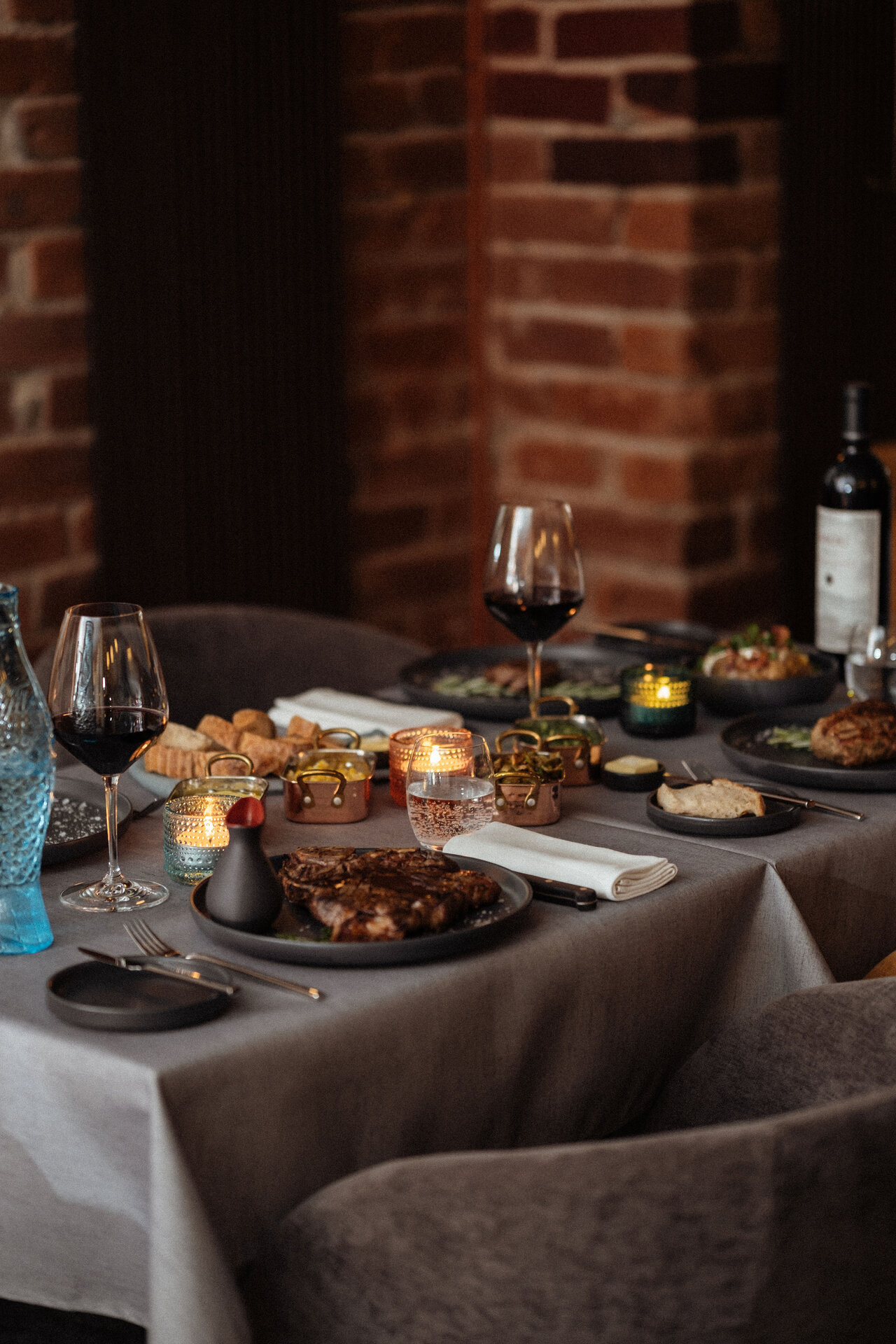 Kaetud laud Vixen Steakhouse’is