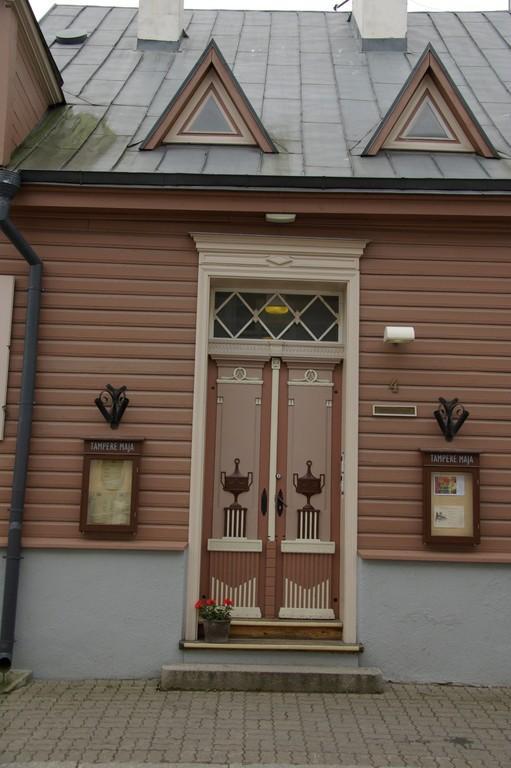 "Tampere Maja" galvenās durvis