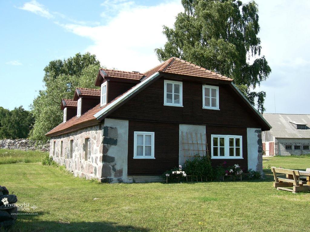 Pivarootsi mõisa Külalistemaja