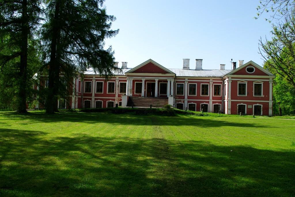 Õisu Manor and Park