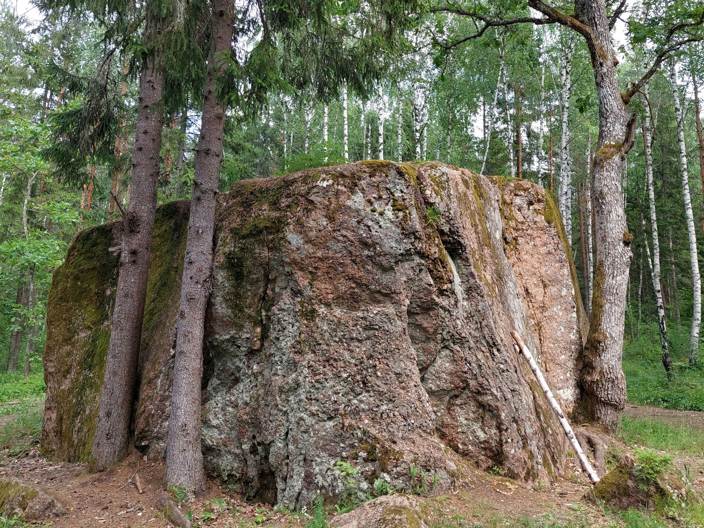 Eestimaa Kivide Kuningas e. Pahkla Suurkivi