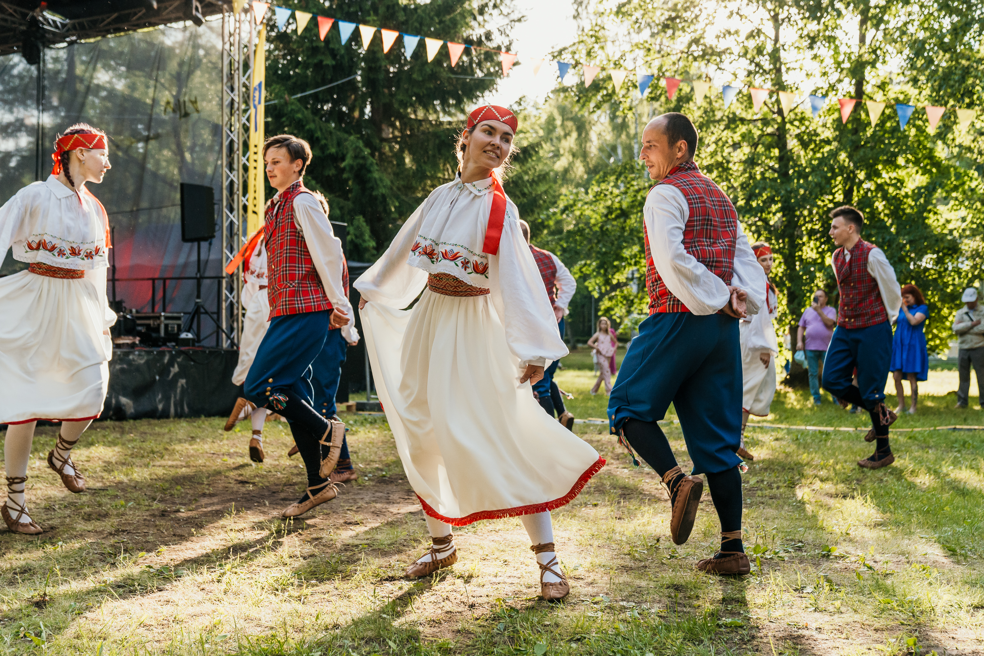 Jaanipäeva pidu Narva-Jõesuus