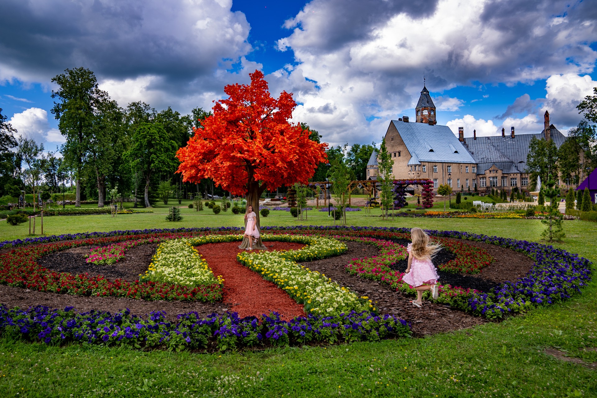 Taagepera Castle Magic Park - flower maze