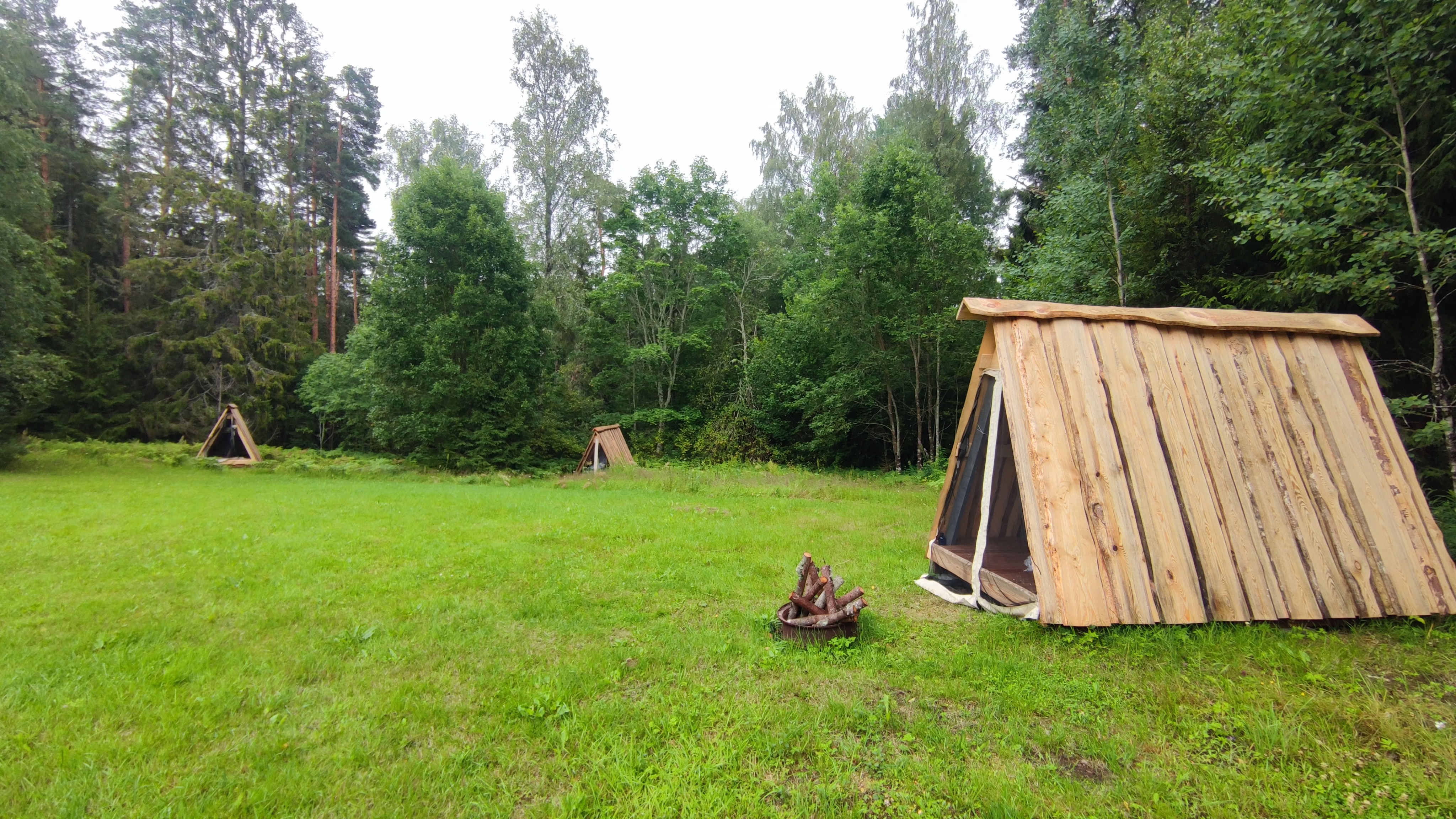 Uuejärve Matkapesa Erlebnisunterkunft im Lavvu