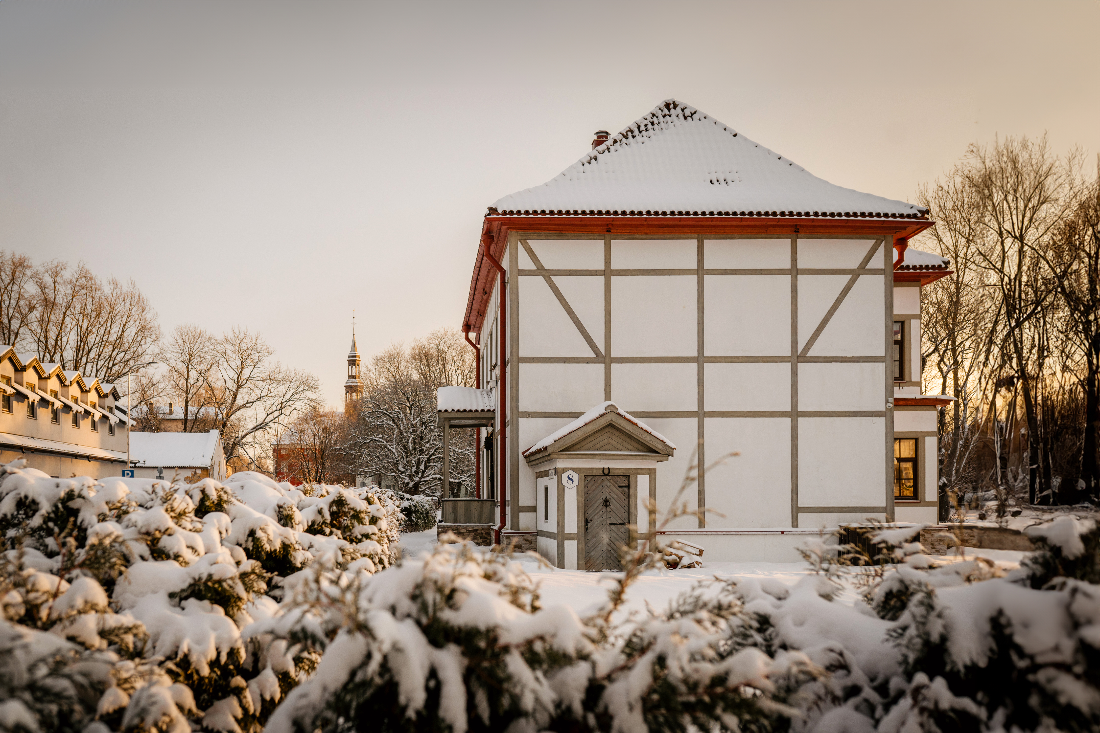 Cafe Valge kõrvits ("The White Pumpkin") is a place with a pleasant atmosphere in the heart of the old town of Narva, ideal for a family dinner, a sma