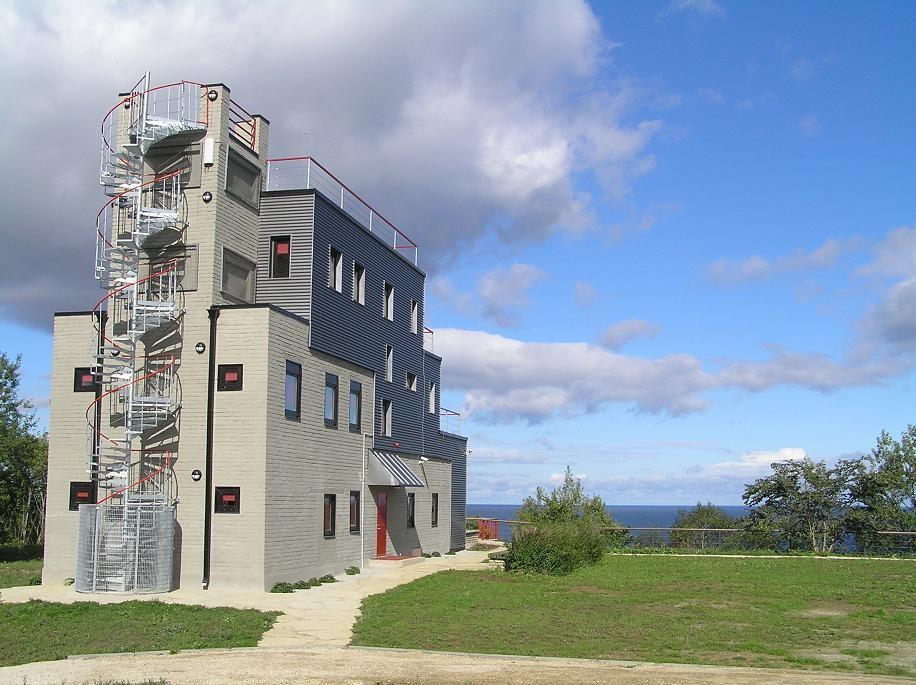 Meretorn tower by the Saka Manor