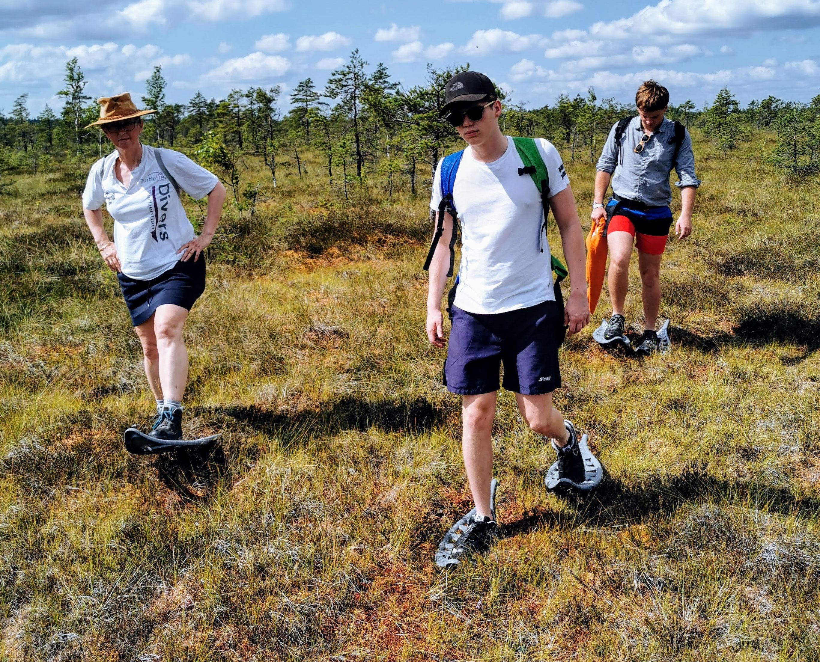 Bog shoe hike to bog lake