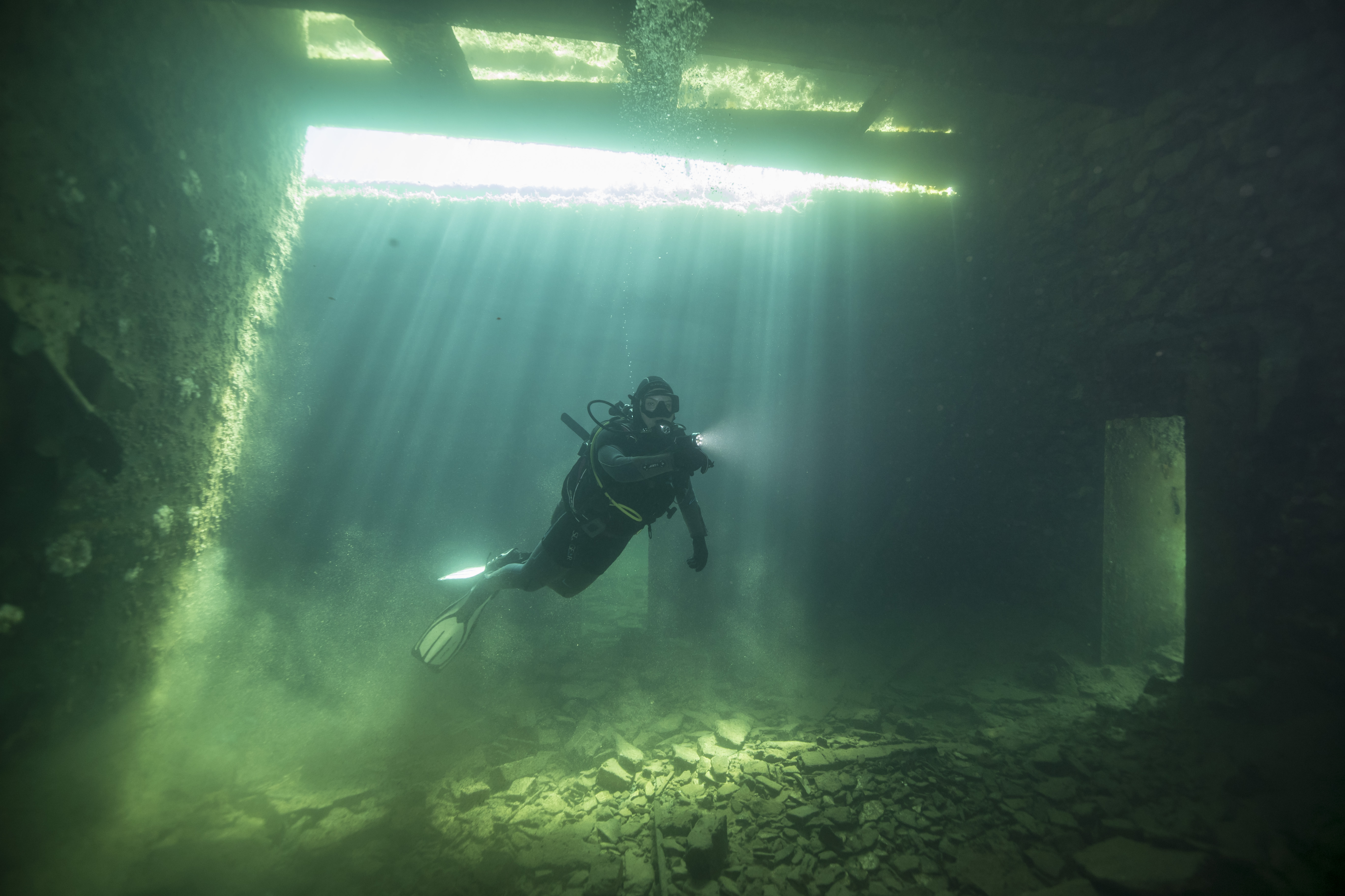 Diving in Rummu Quarry