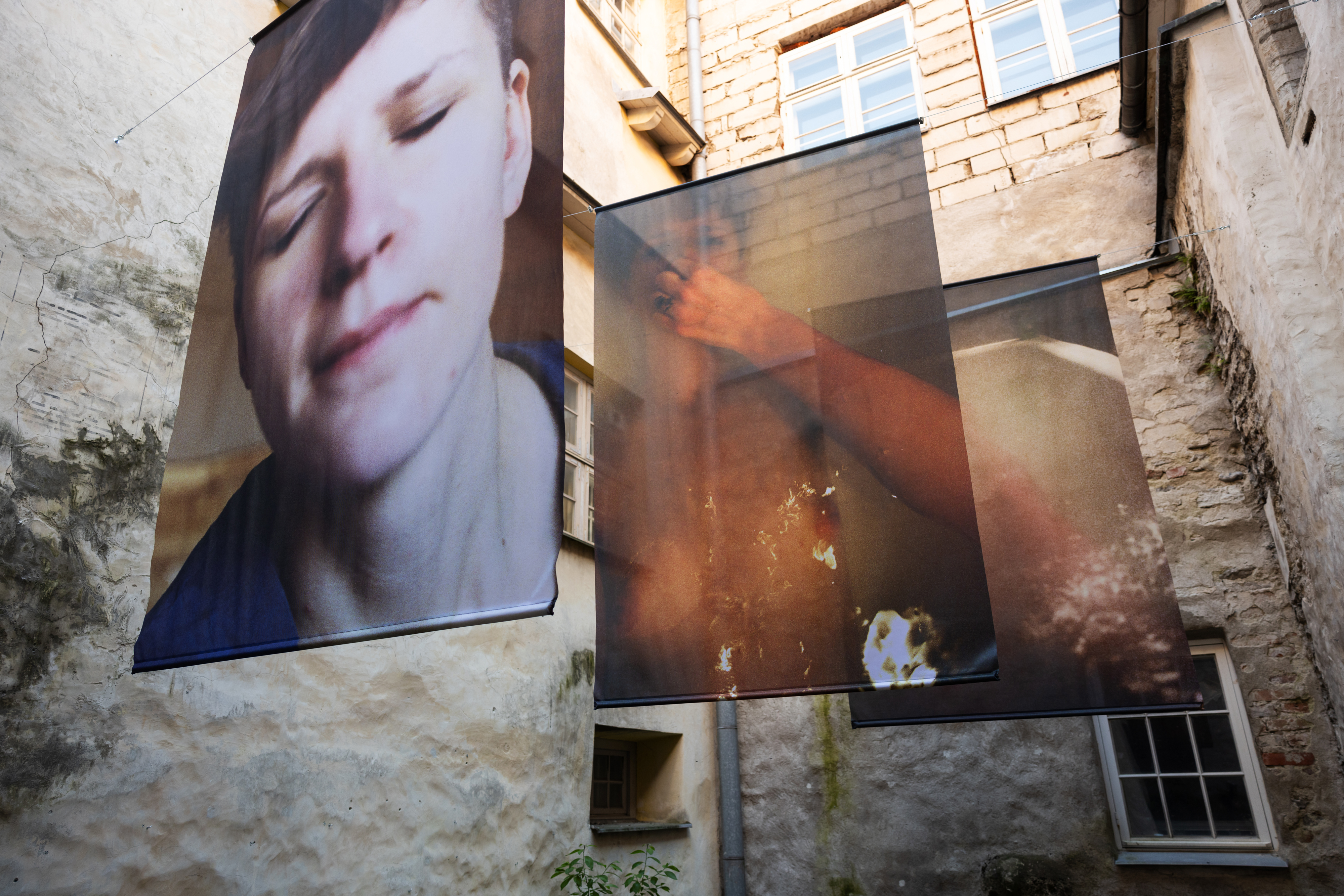 Anna-Stina Treumund in the courtyard