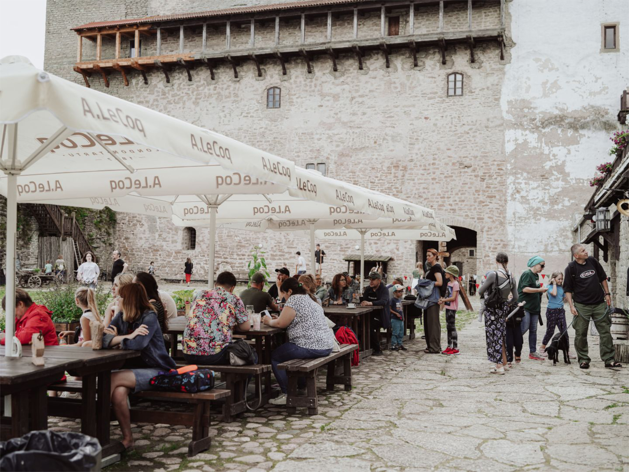 Now you can have a bite in the North Yard of Narva Castle! Here you can taste soup cooked over the fire, enjoy a refreshing homemade lemonade or spicy