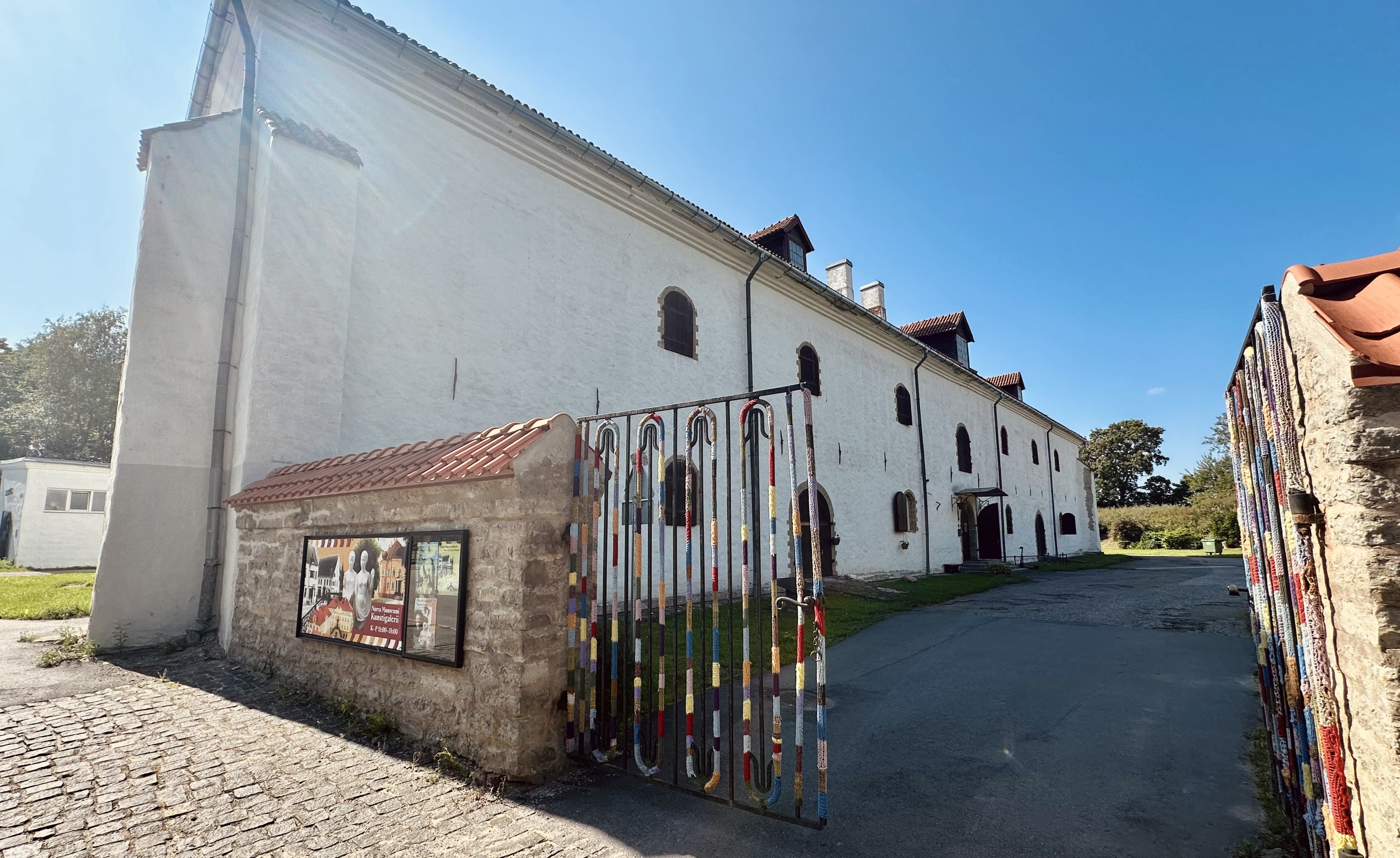 Entrance to Narva Museum Art Gallery