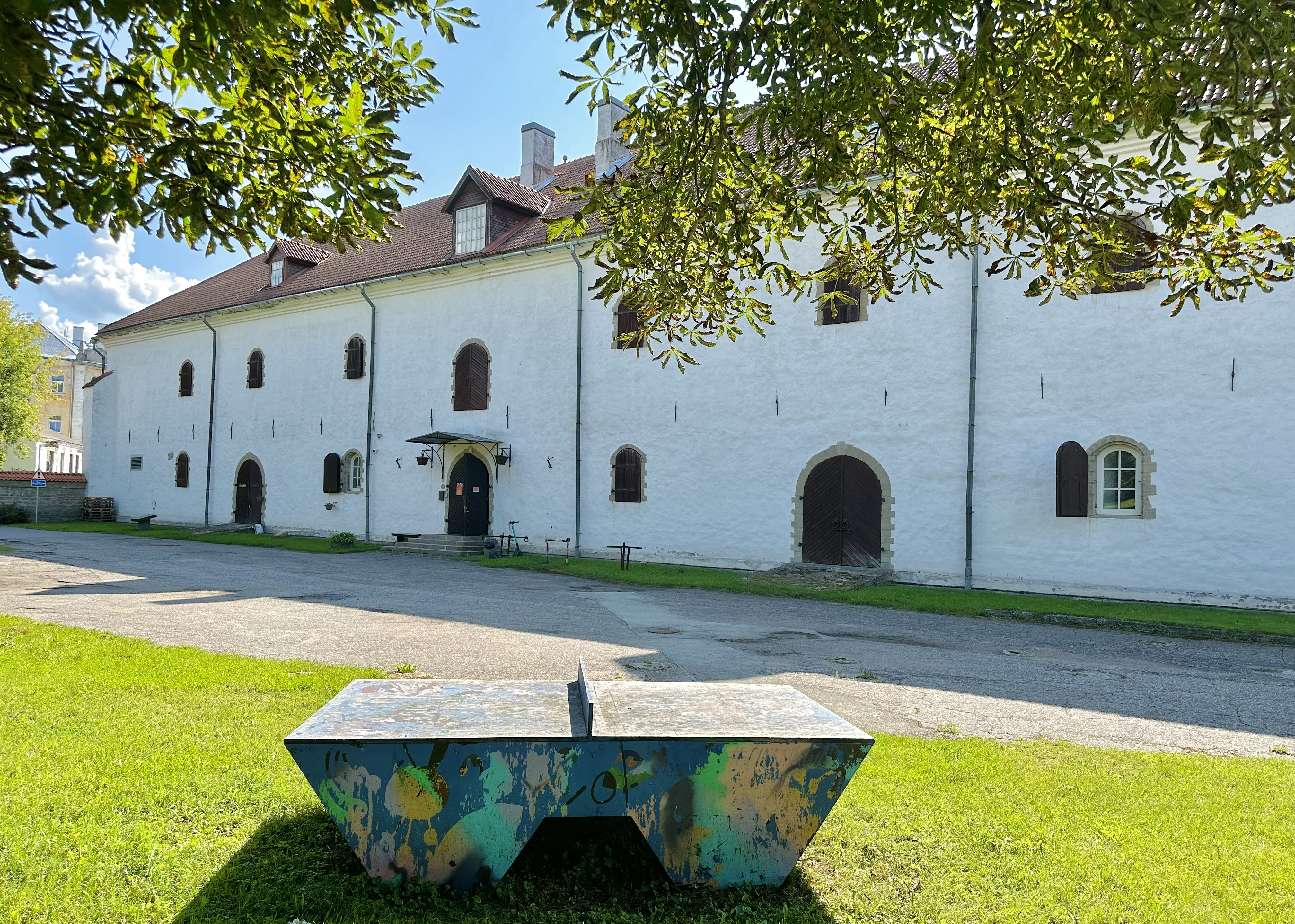 Narva Museum Art Gallery courtyard