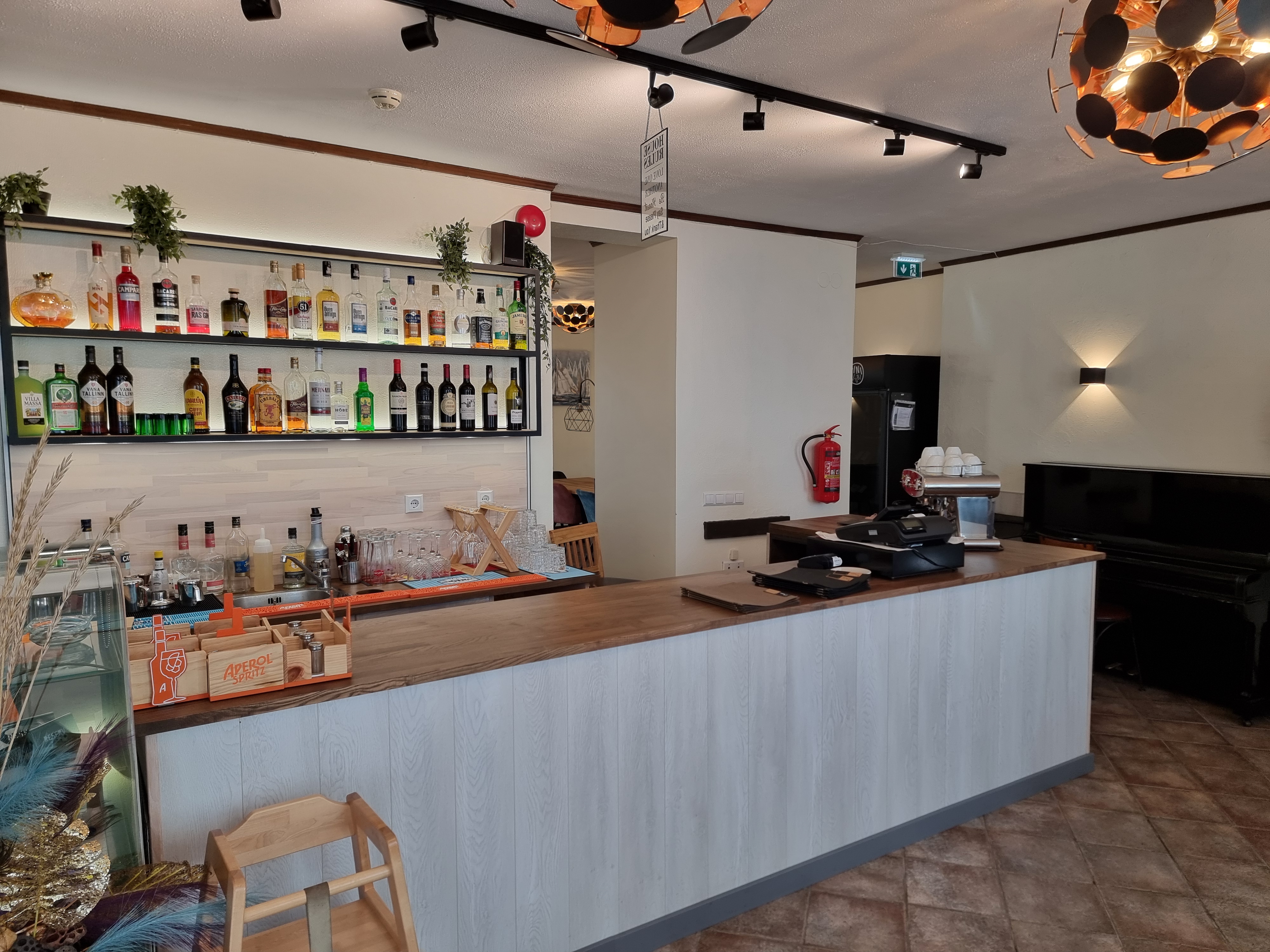 P . 11 Resto & bar