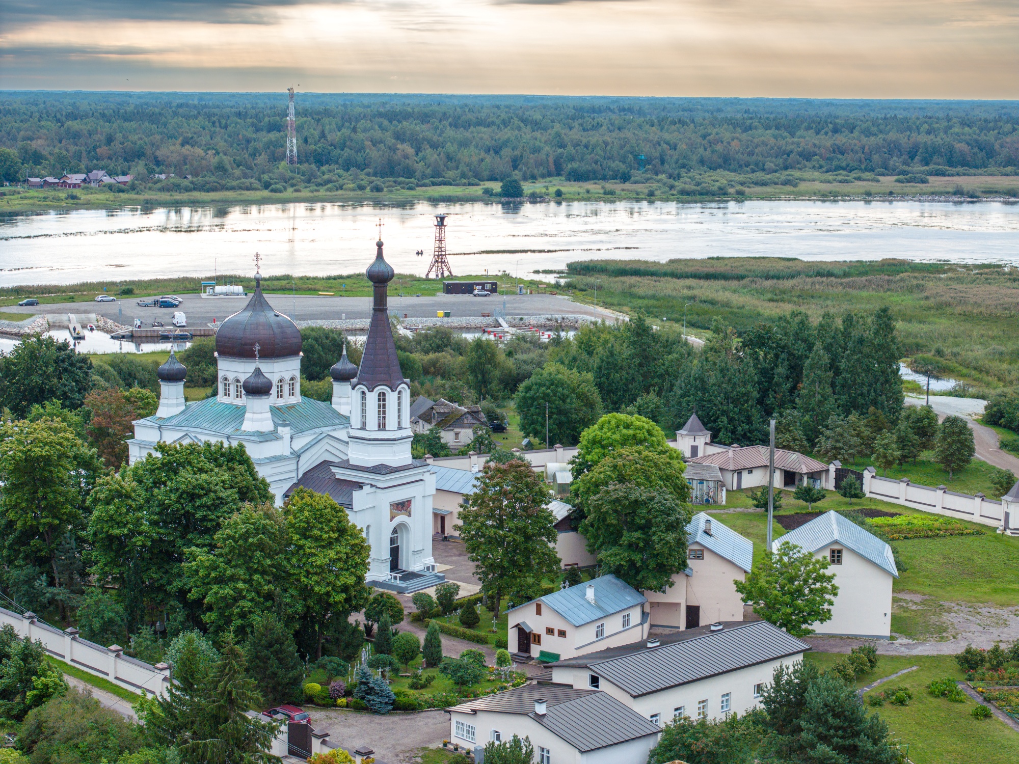 Vasknarva klooster Ida-Virumaal õhust vaadatuna