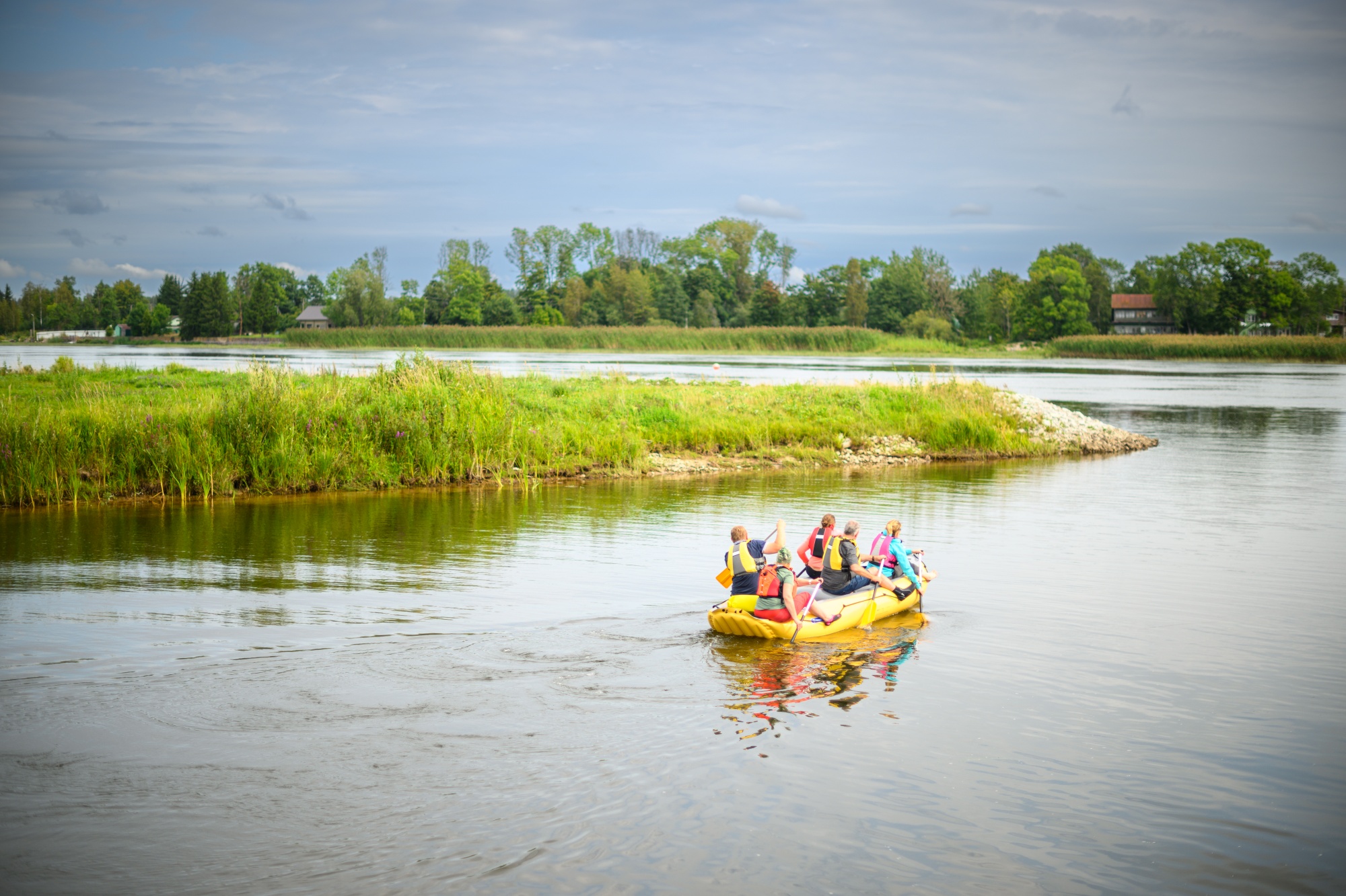 Raft sõitmas struugadel