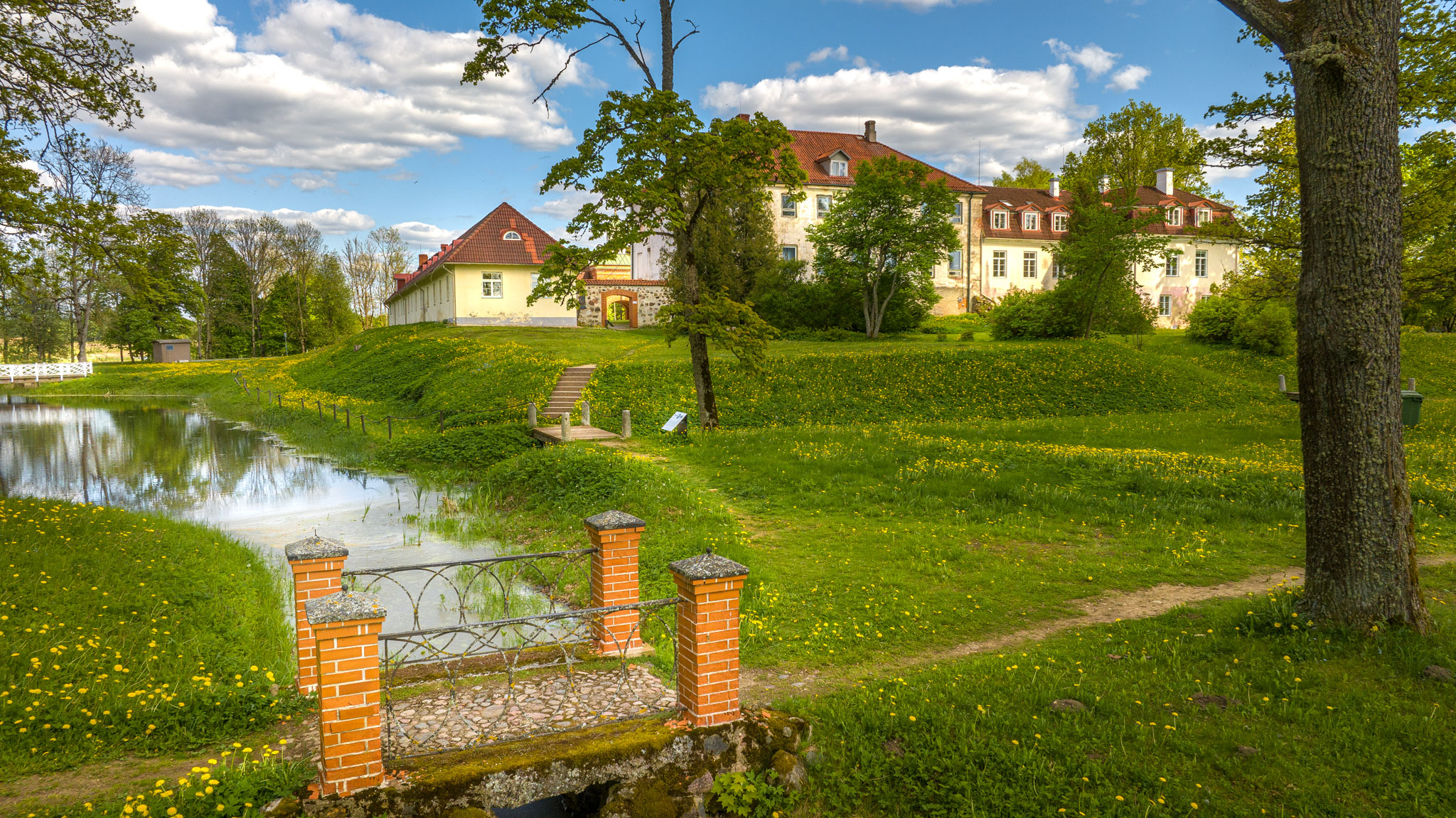 Rogosi Kastellmõis ja park Ruusmäel