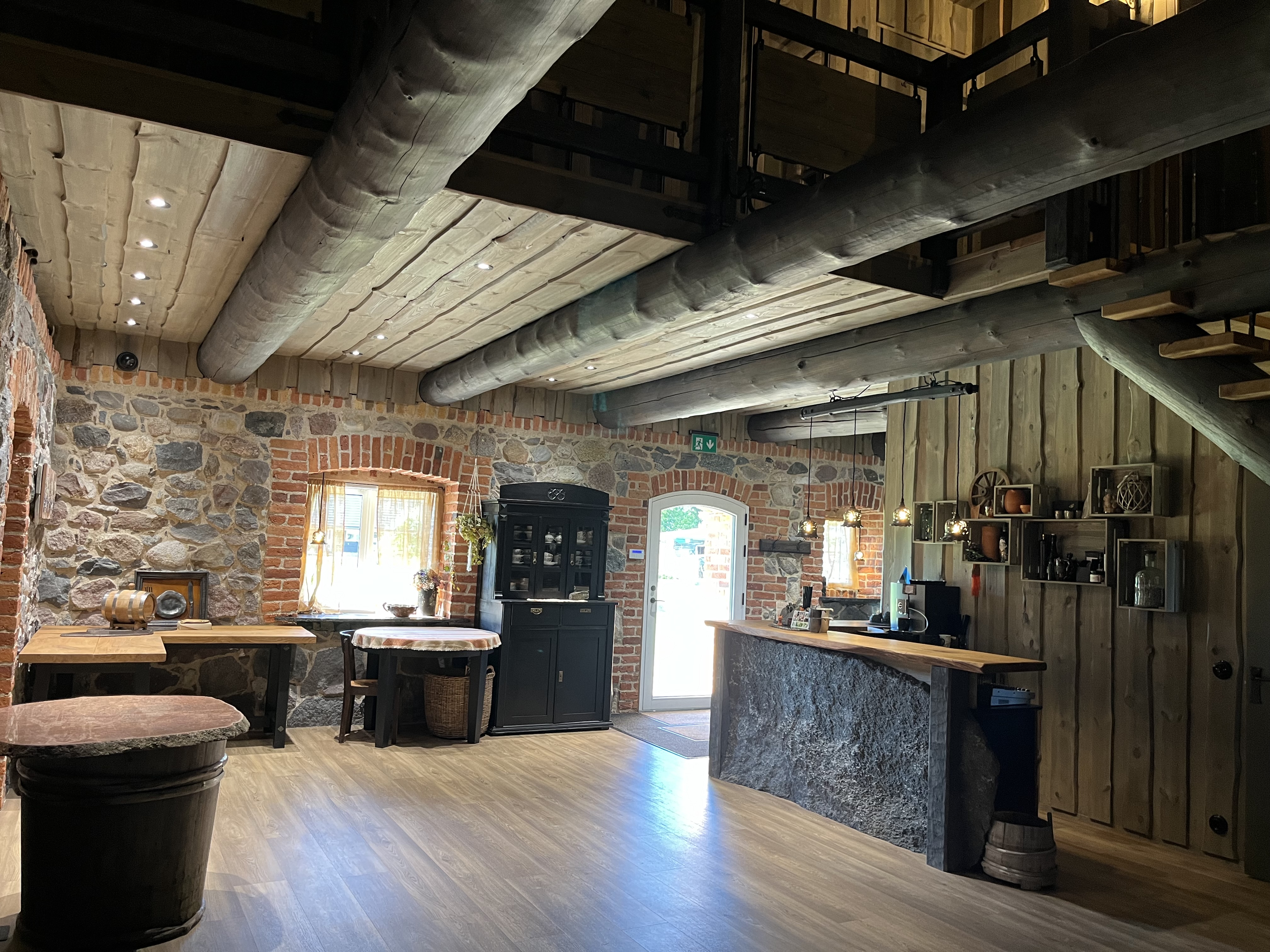 Stallcafé Levikivi, Saal