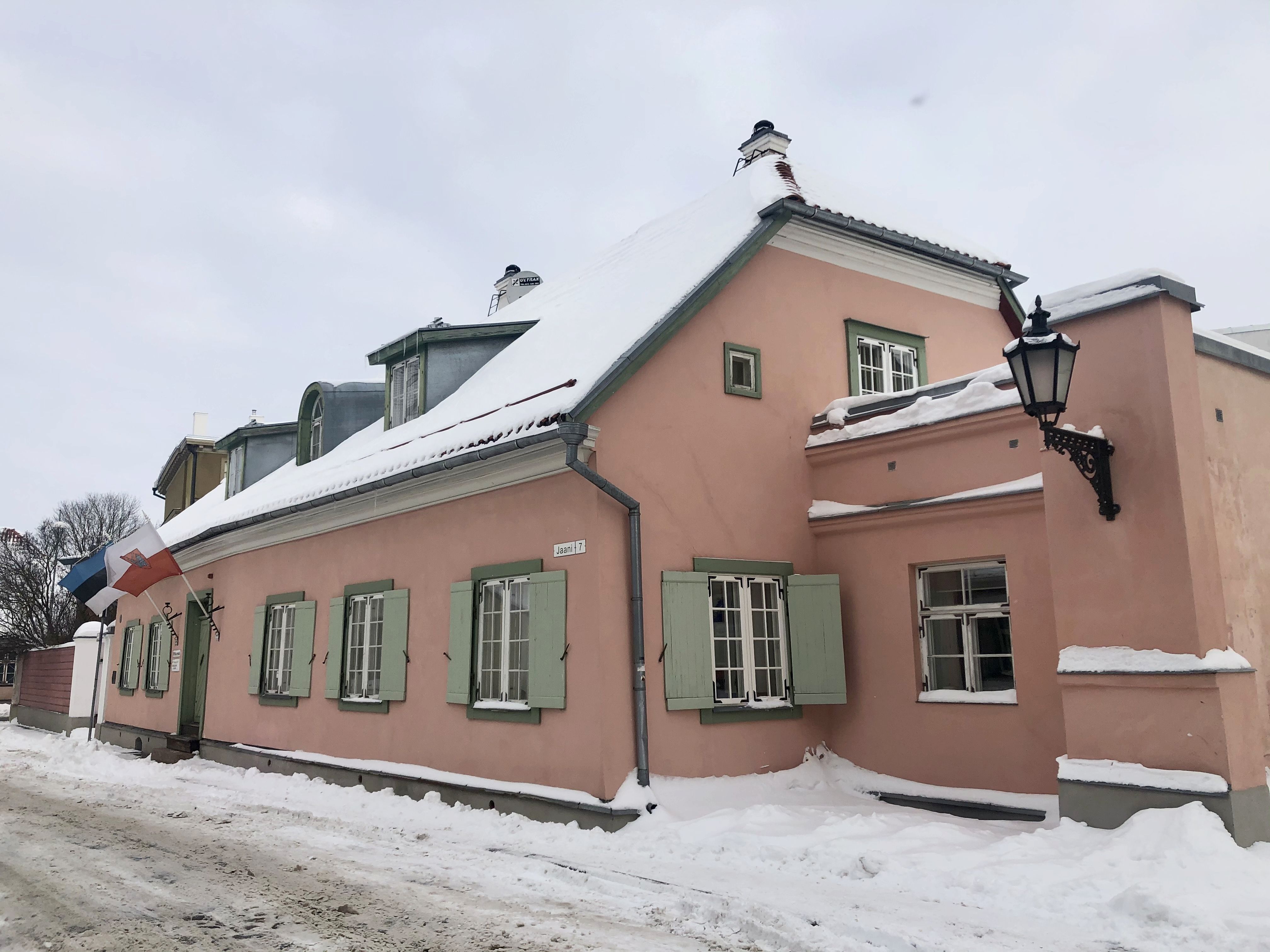 Tartu Uppsala Maja talvine välisvaade