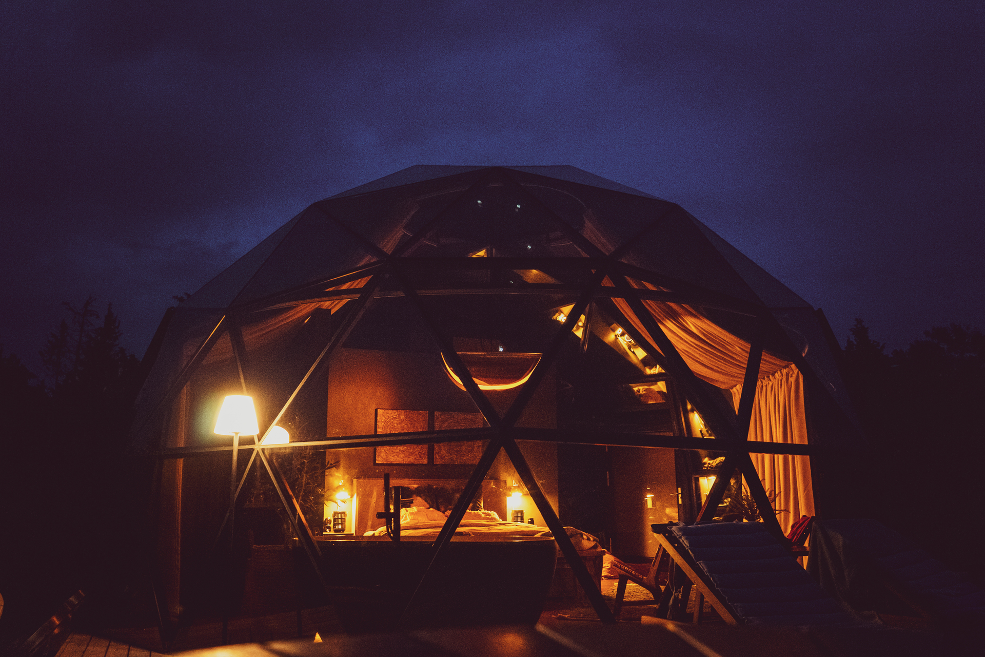 Black KUUL at night
