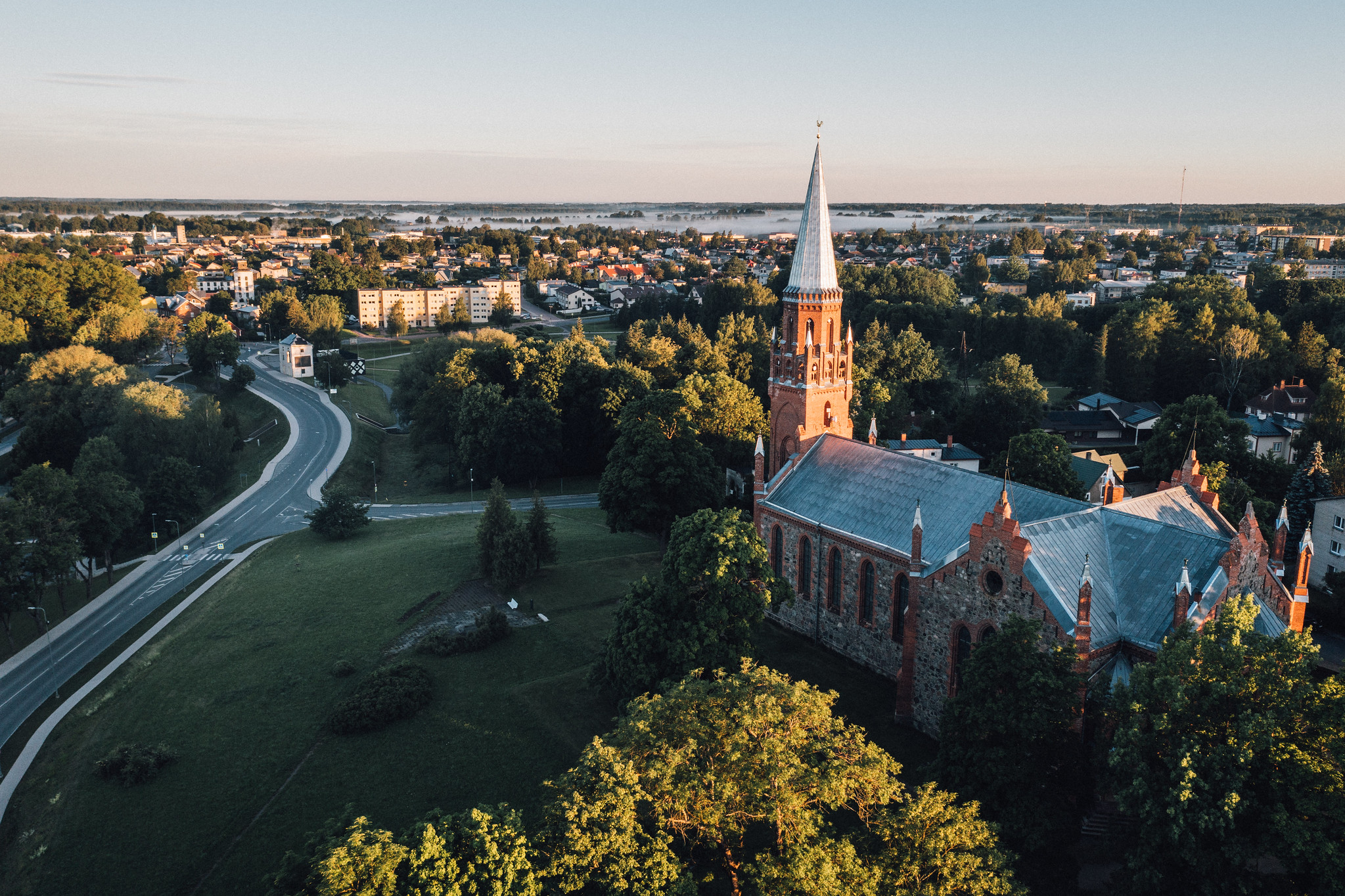 When the town of Viljandi started to grow in the middle of the 19th century the only church in town became too small for the people. The Viljandi esta