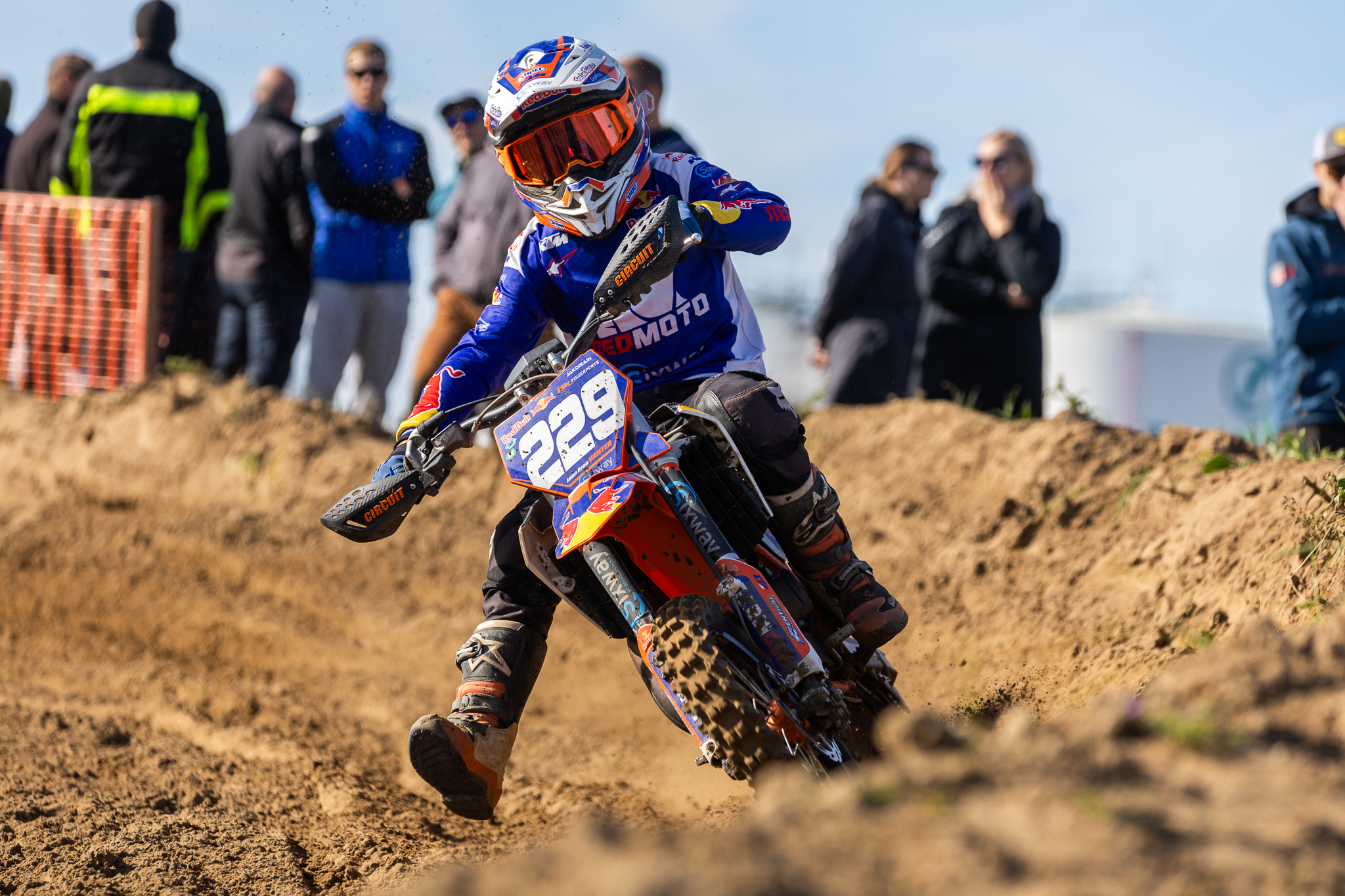 Noored sõitjad Maardu MX Track motokrossi rajal