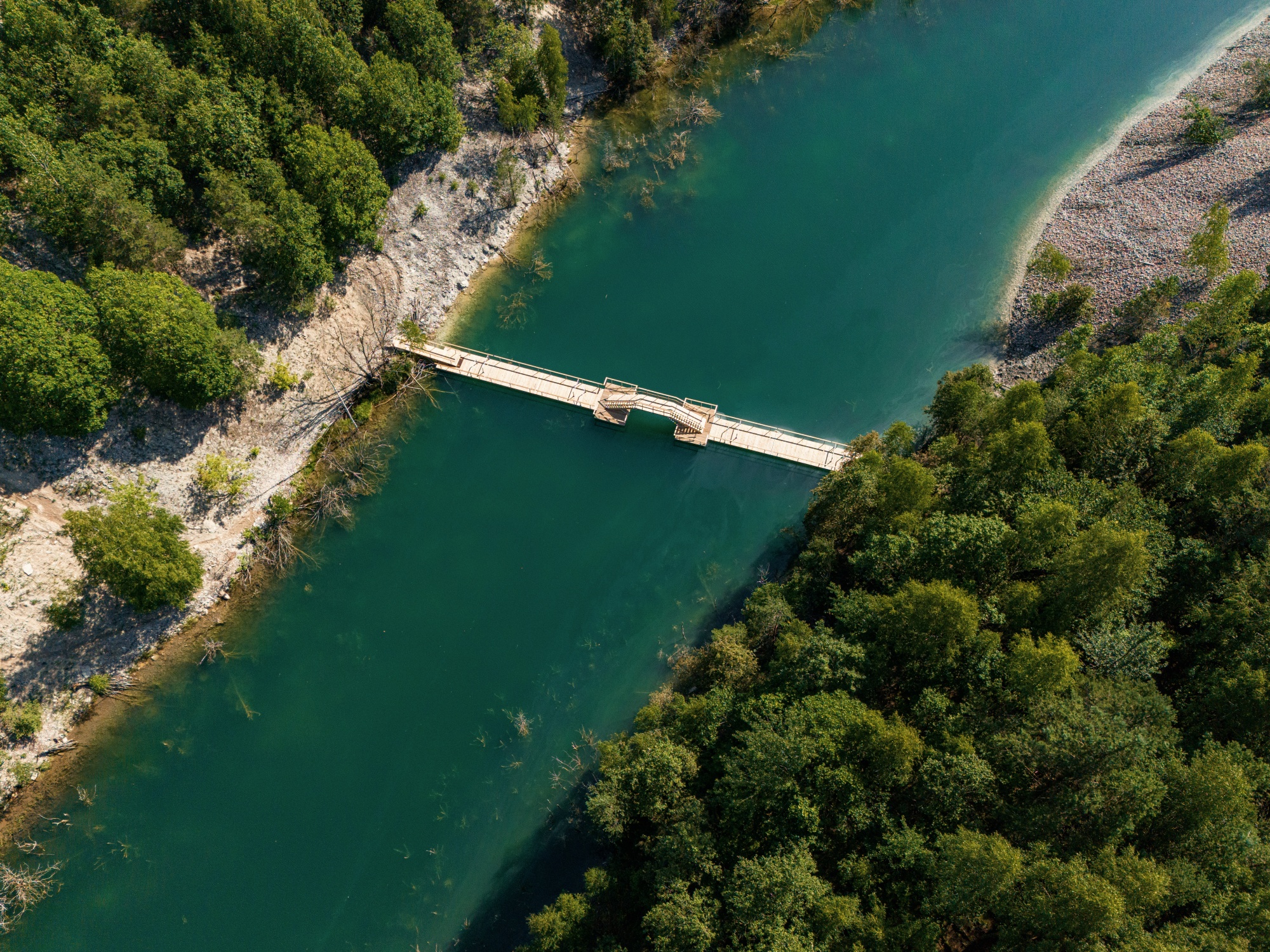 Aidu karjääriala, kanal ja sild