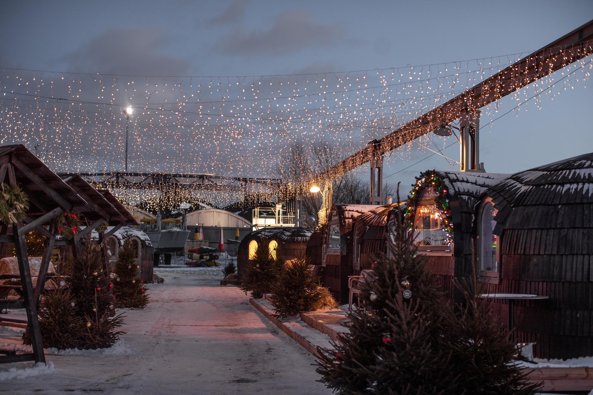 Ziemassvētku ciemats Iglu parkā