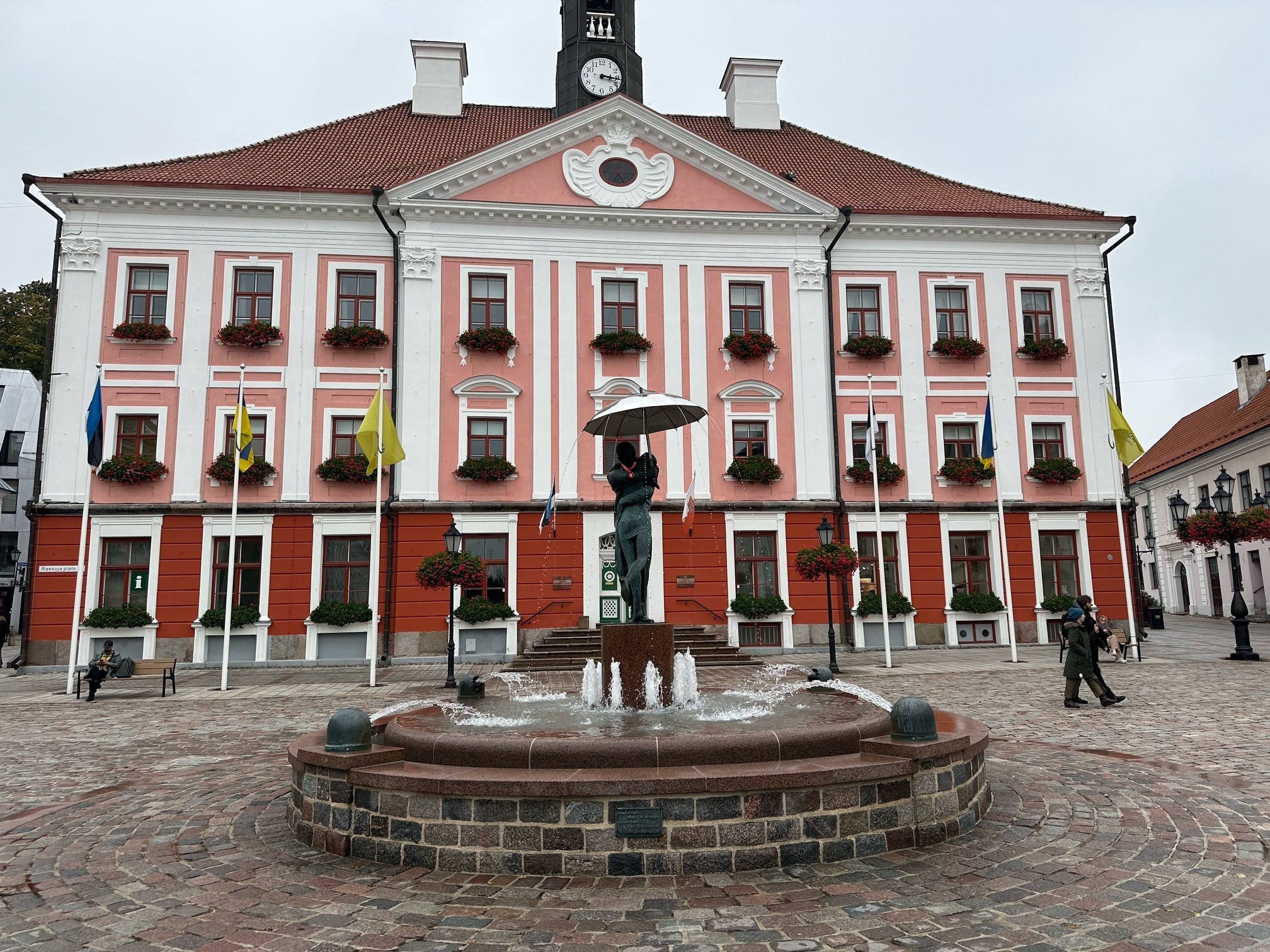 Skulptūra ar strūklaku Skūpstošies studenti