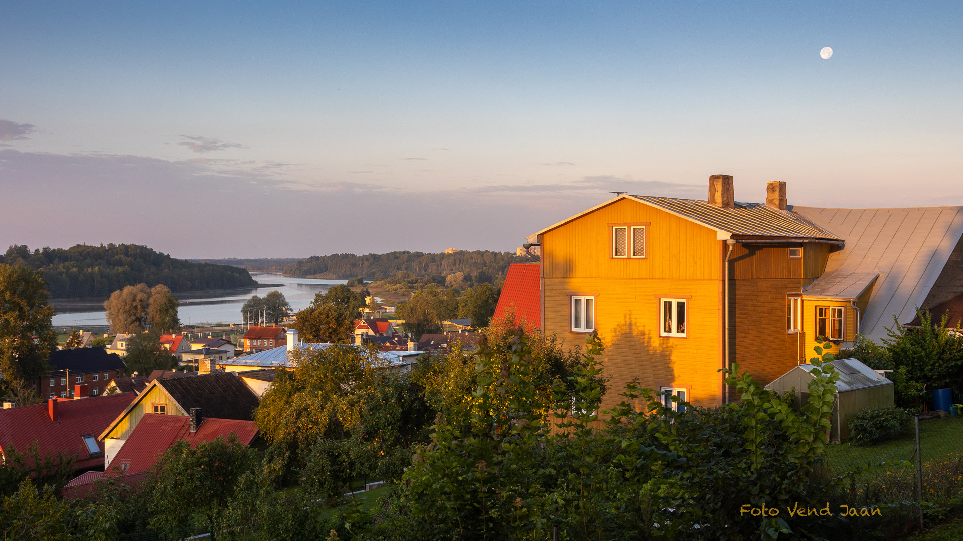 Vaade Kesklinna kooli hoovist avardab Su vaadet