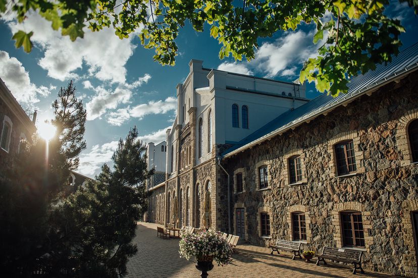 Moe Distillery Museum and Visitor Center