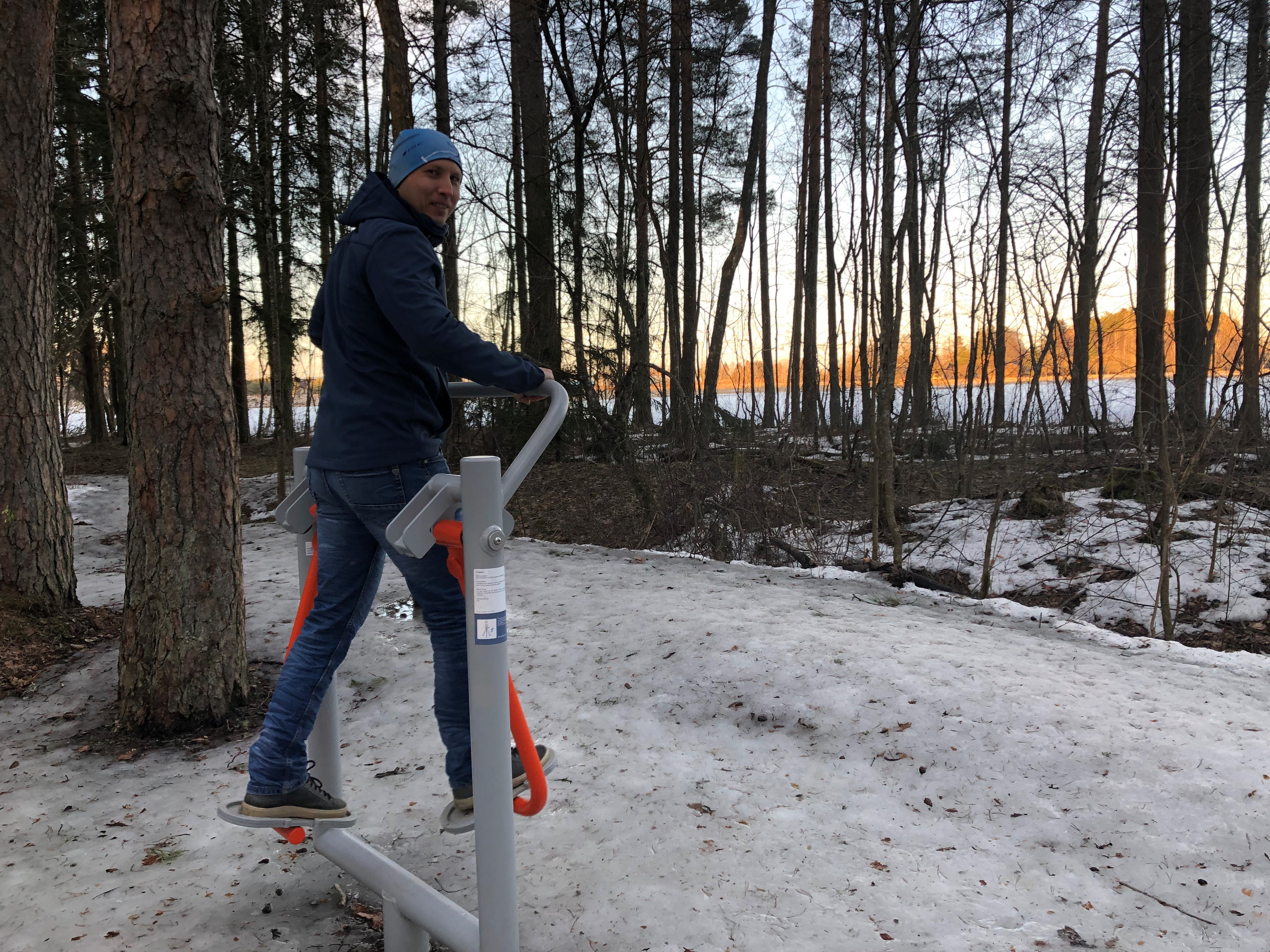 Tiksoja matkarajad ja lõkkekohad välijõusaal