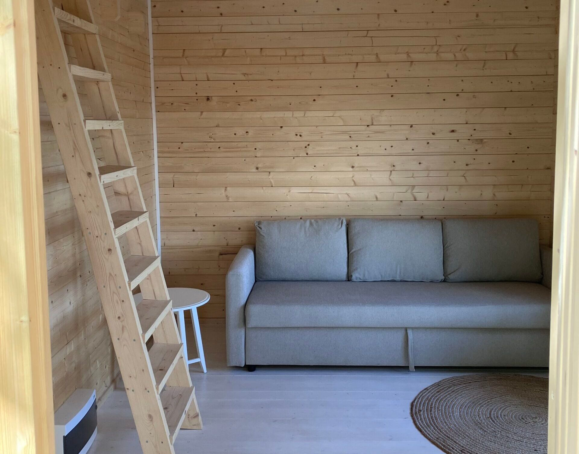 Hara sadama kalurihütt, trepp teisele korrusele