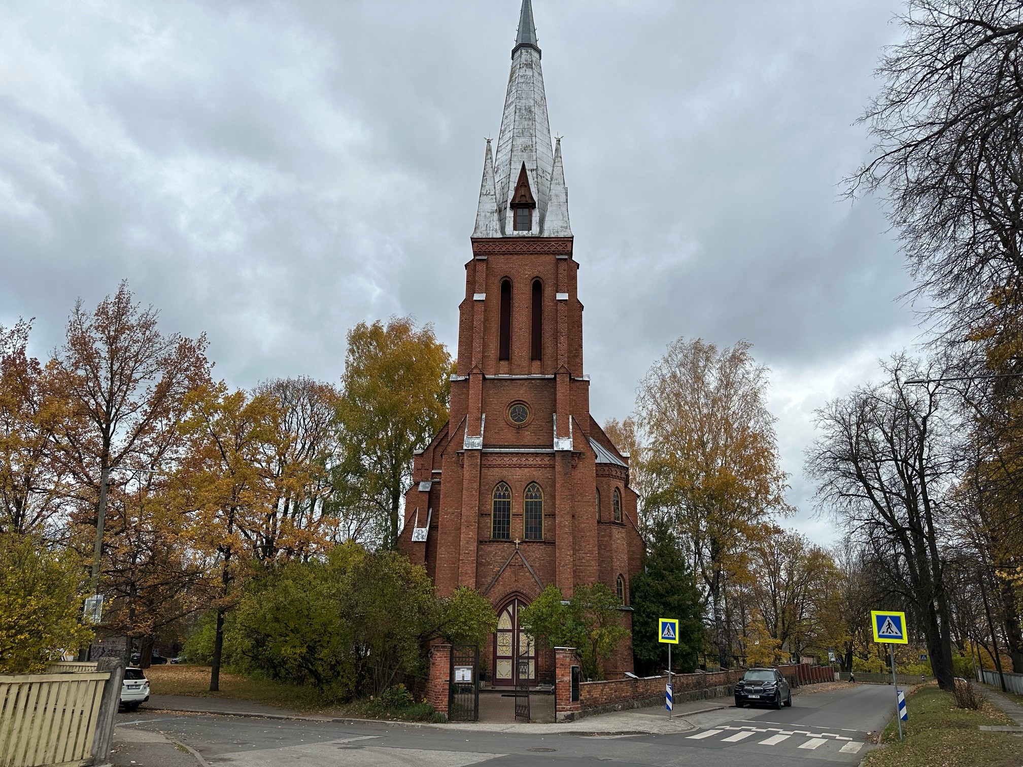 Tartu Katolik Kiriku välisvaade kaugelt vaadatuna