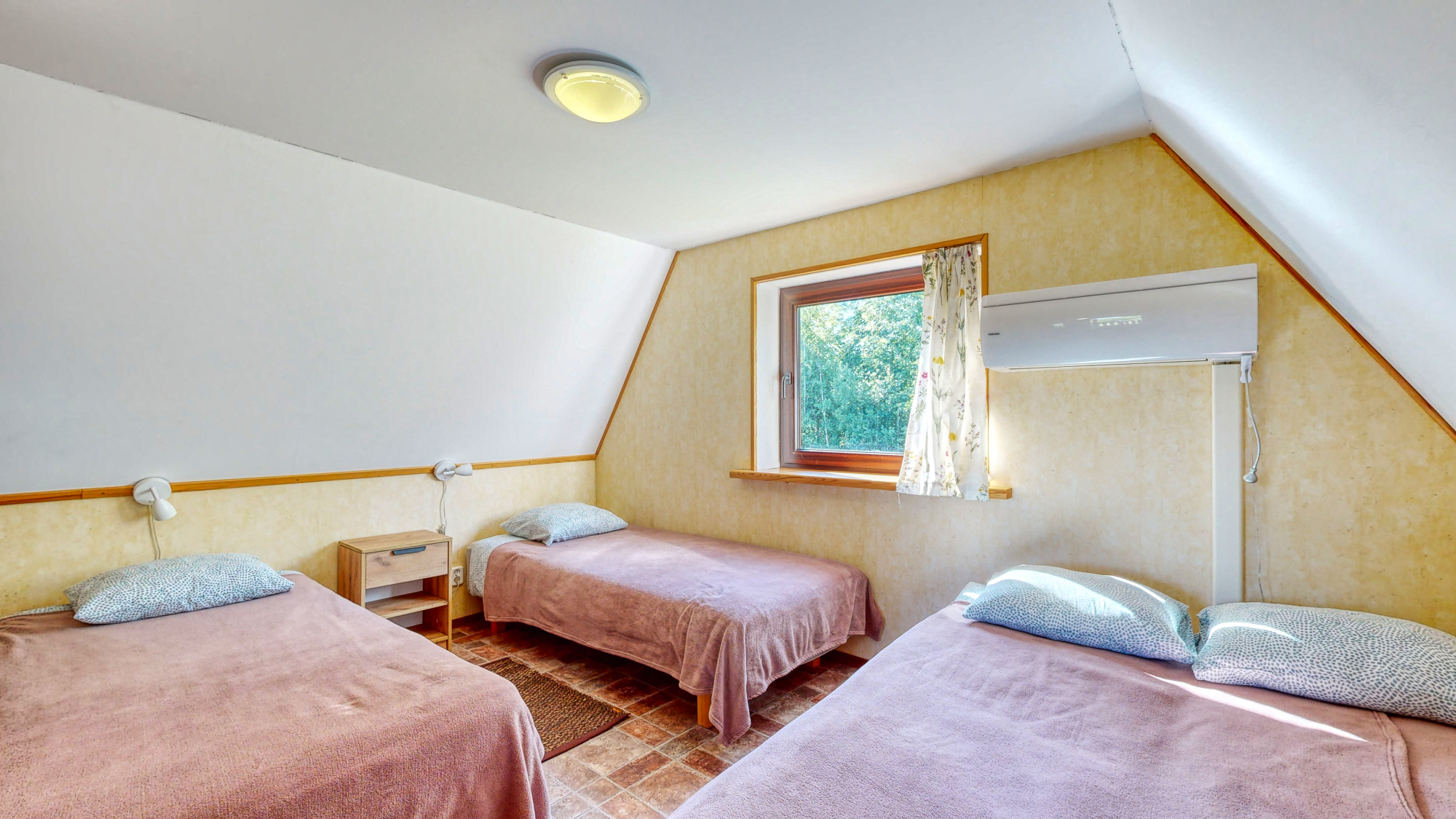 2nd floor rear bedroom