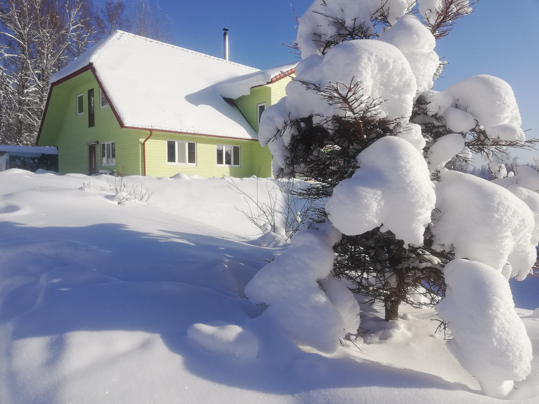 Vaskna Roheline maja, kus suur saal ja saun talvel