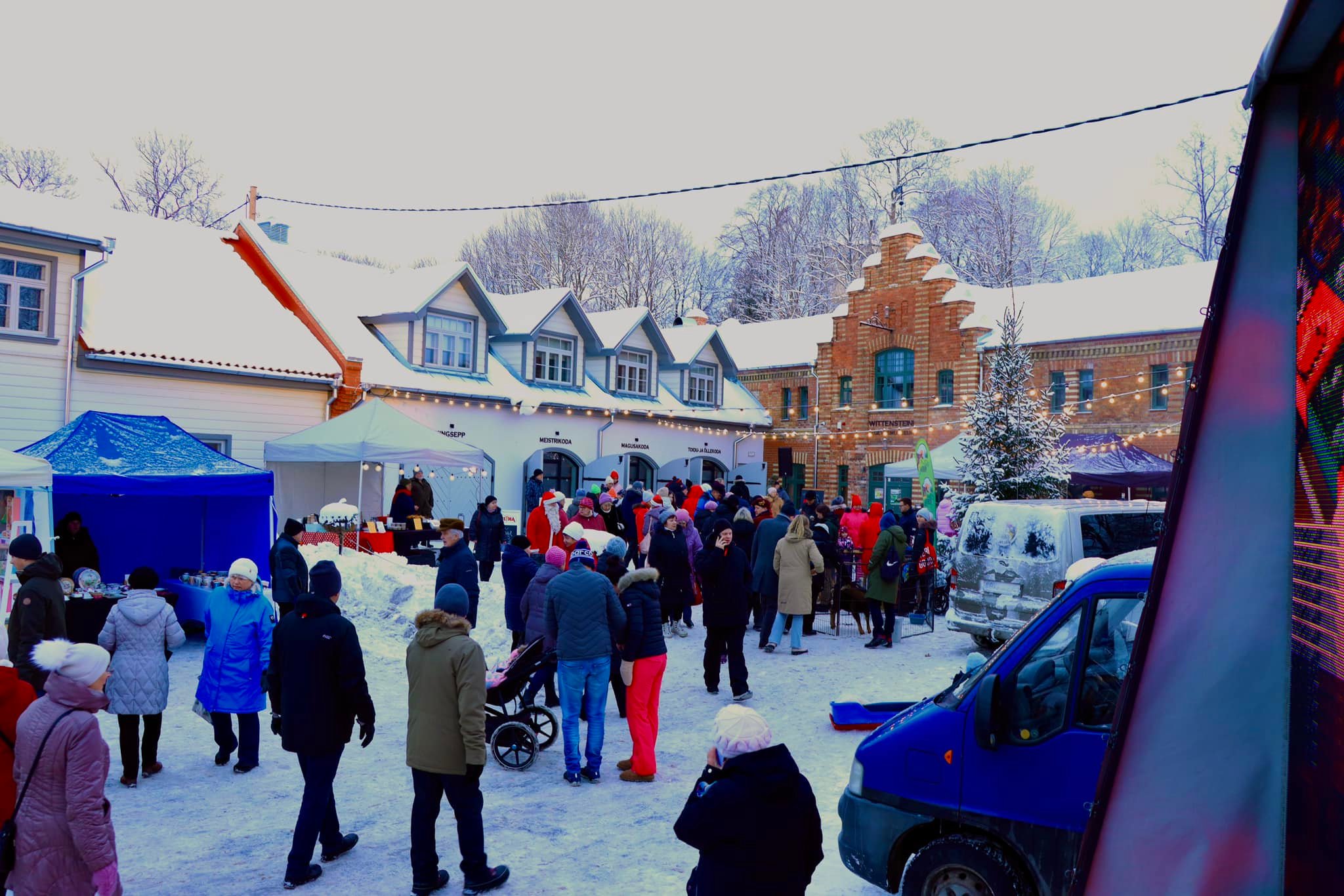 Jõululaat toimub nii muuseumis kui sisehoovis