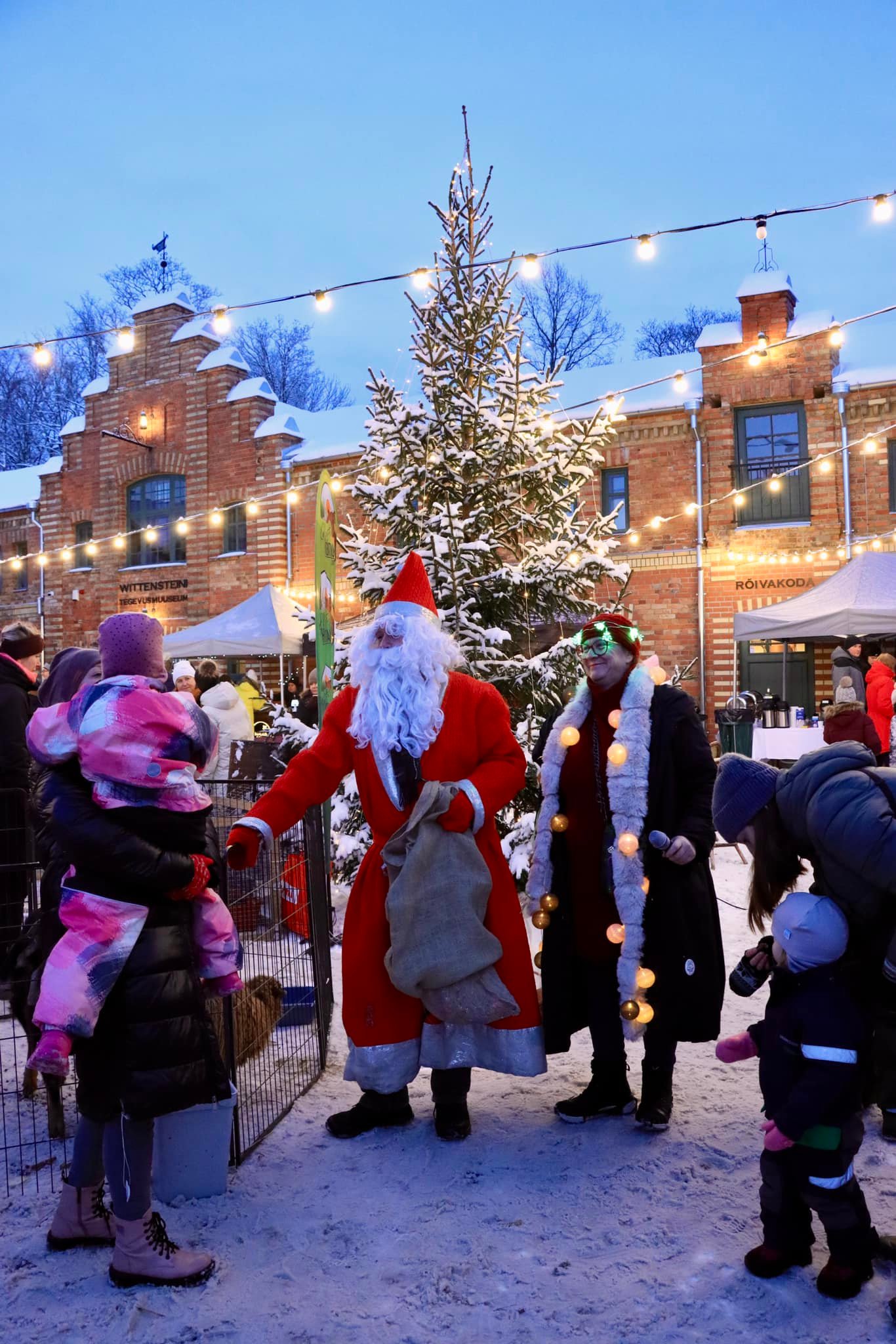 Jõuluvana on tulnud tegevusmuuseumit külastama